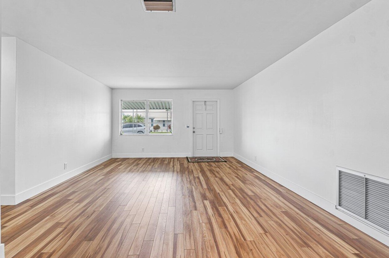 2397 11th Ave, Boynton Beach FL  33426-5317 exterior