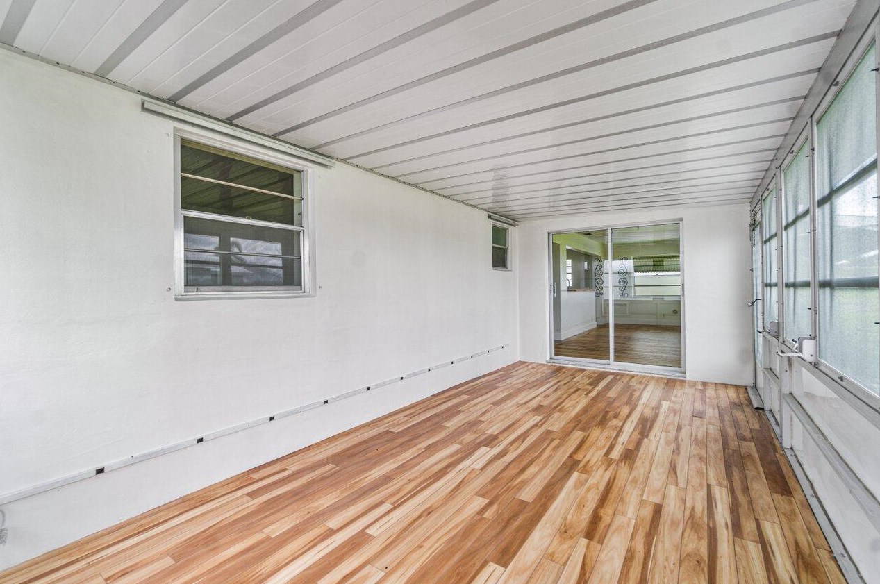 2397 11th Ave, Boynton Beach FL  33426-5317 exterior