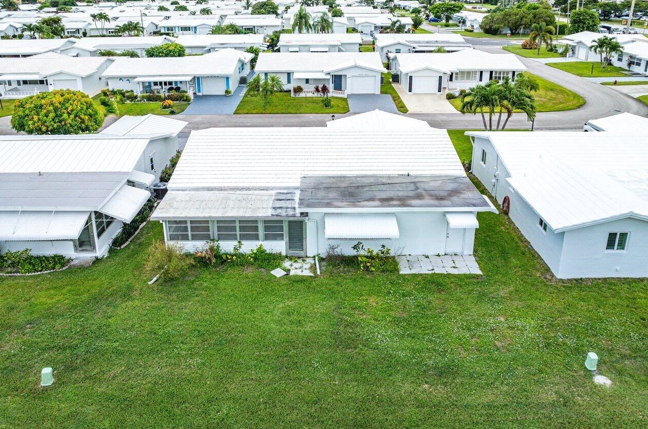 2397 11th Ave, Boynton Beach FL  33426-5317 exterior