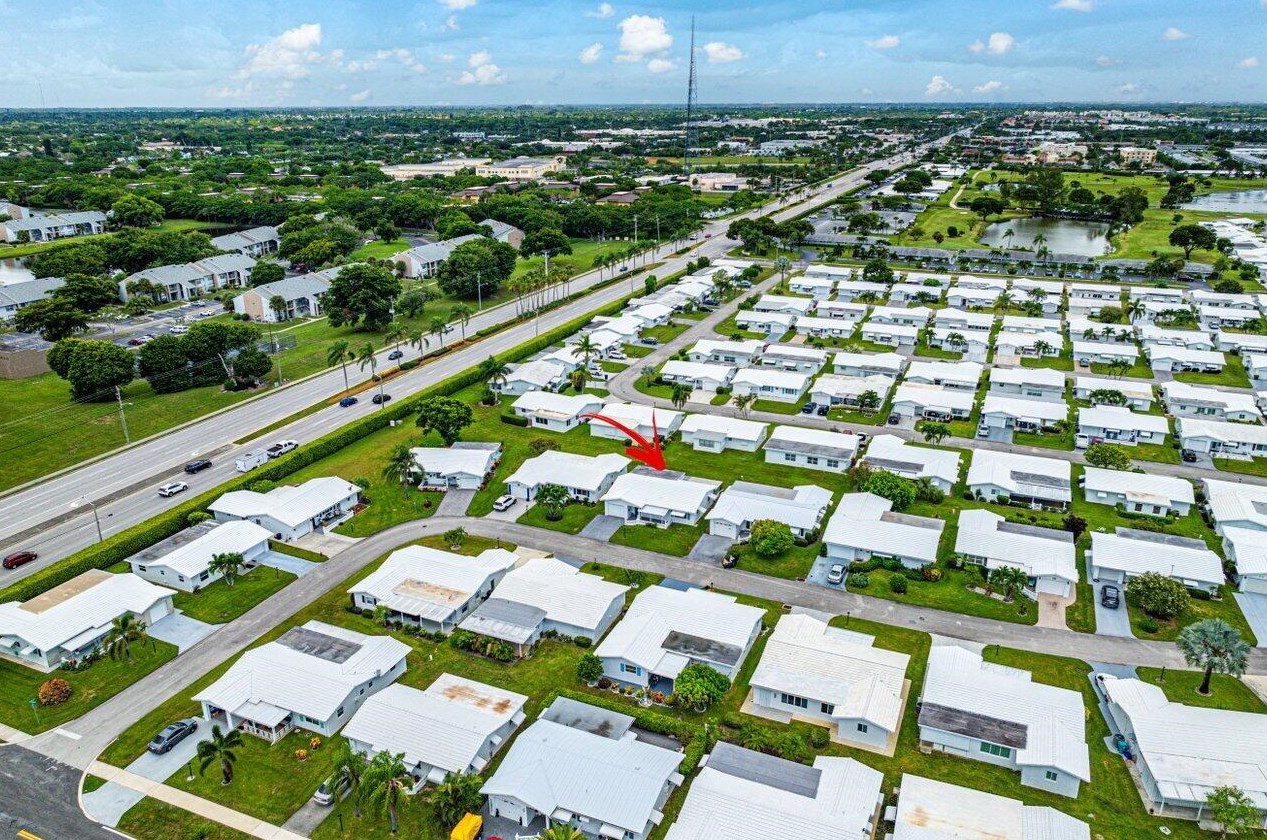 2397 11th Ave, Boynton Beach FL  33426-5317 exterior