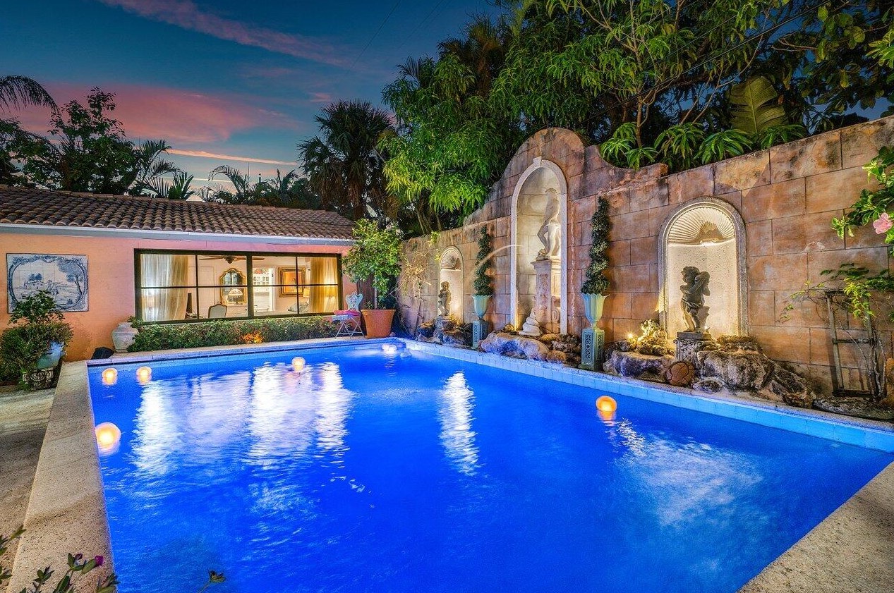 211 30th St, West Palm Beach, FL 33407