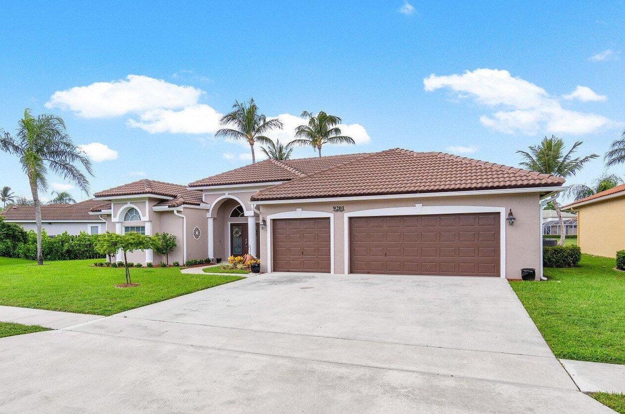 9201 Olmstead Dr, Lake Worth, FL 33467-3603