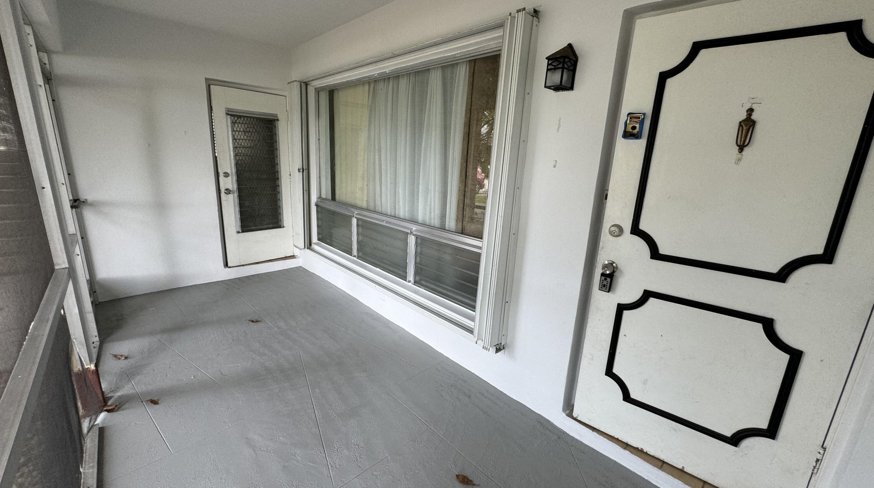 300 S Luna Ct #1, Hollywood, FL 33021