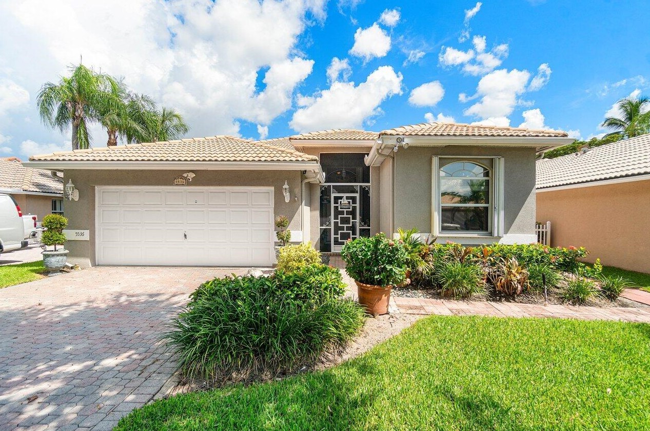 5536 Grande Palm Cir, Delray Beach, FL 33484-1368