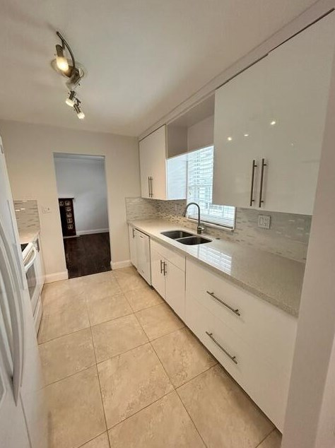 182 Del Rio Blvd, Boca Raton, FL 33432