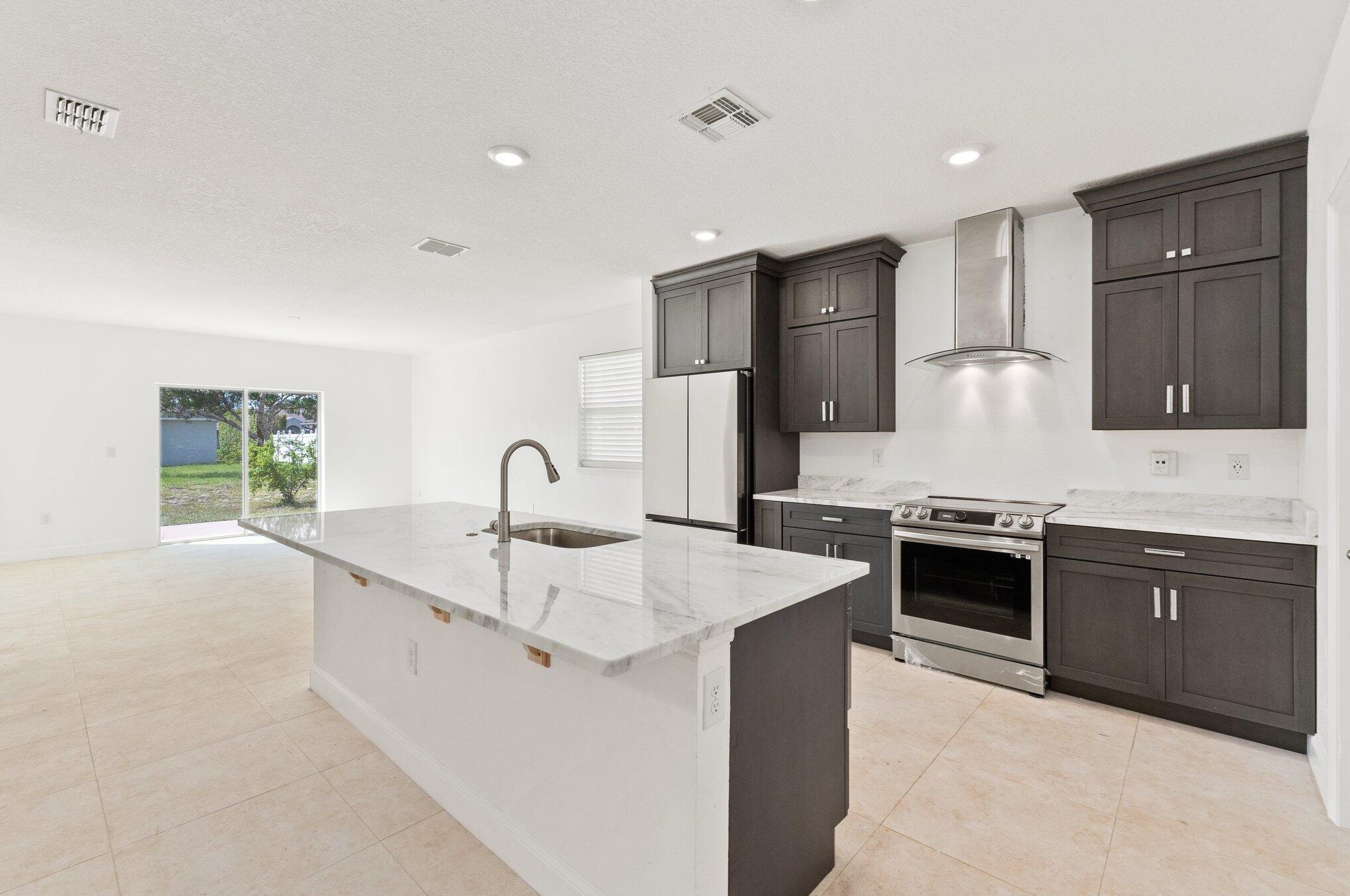950 Sw Longfellow Rd, Port Saint Lucie, FL 34953