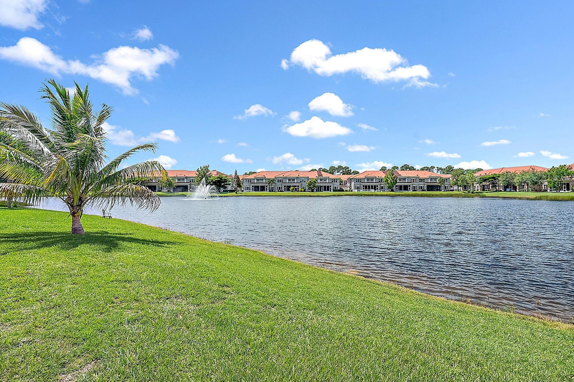 2043 Newport Is Blvd, Fort Pierce FL 34953-4582 exterior