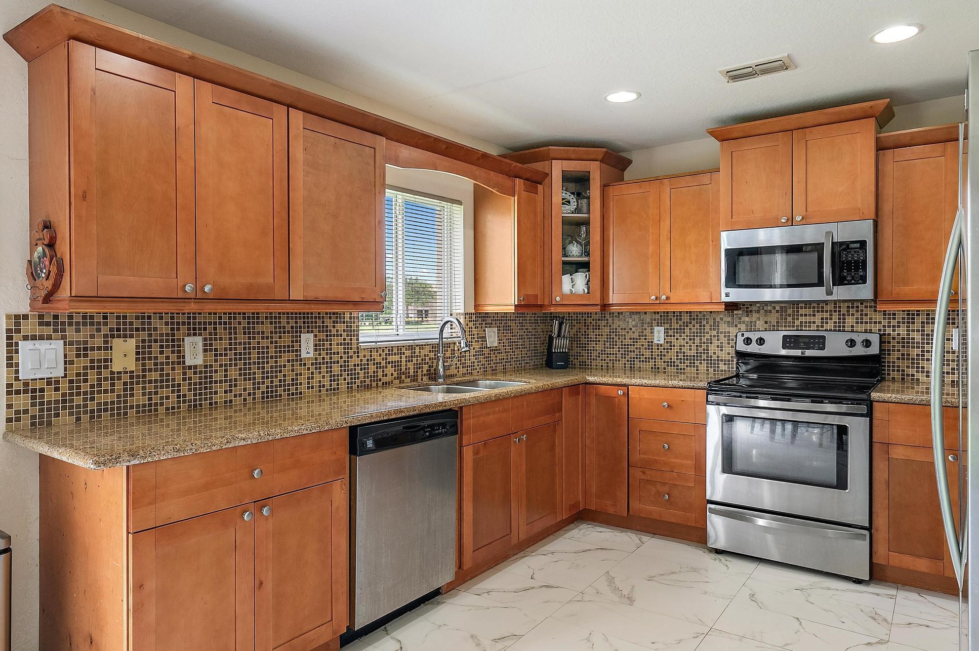 2043 Newport Is Blvd, Fort Pierce FL 34953-4582 exterior