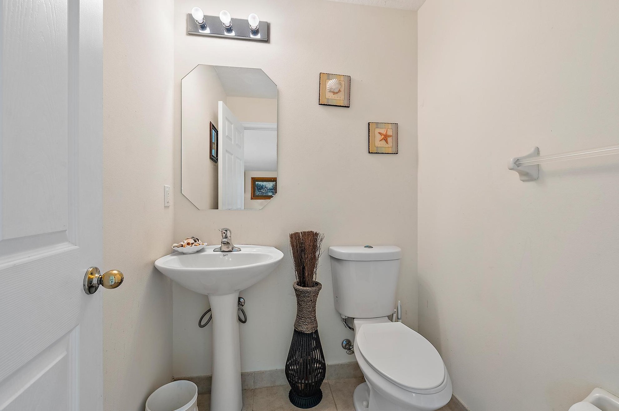 2043 Newport Is Blvd, Fort Pierce FL 34953-4582 exterior