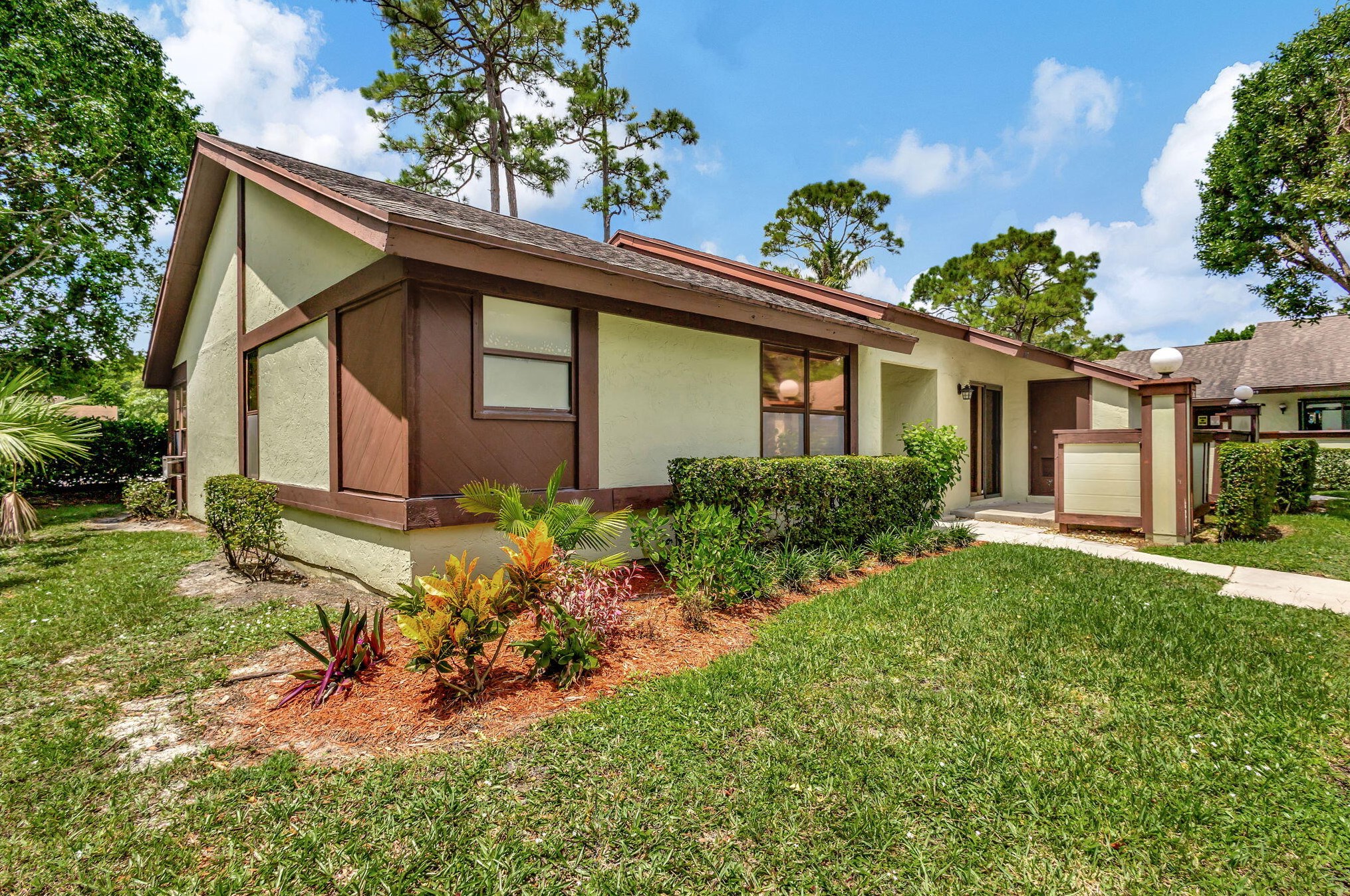 247 Brandywine Ct, West Palm Beach, FL 33411