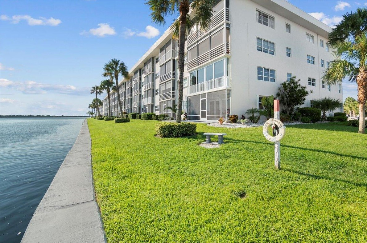 20 Yacht Club Dr #b104, West Palm Beach, FL 33408