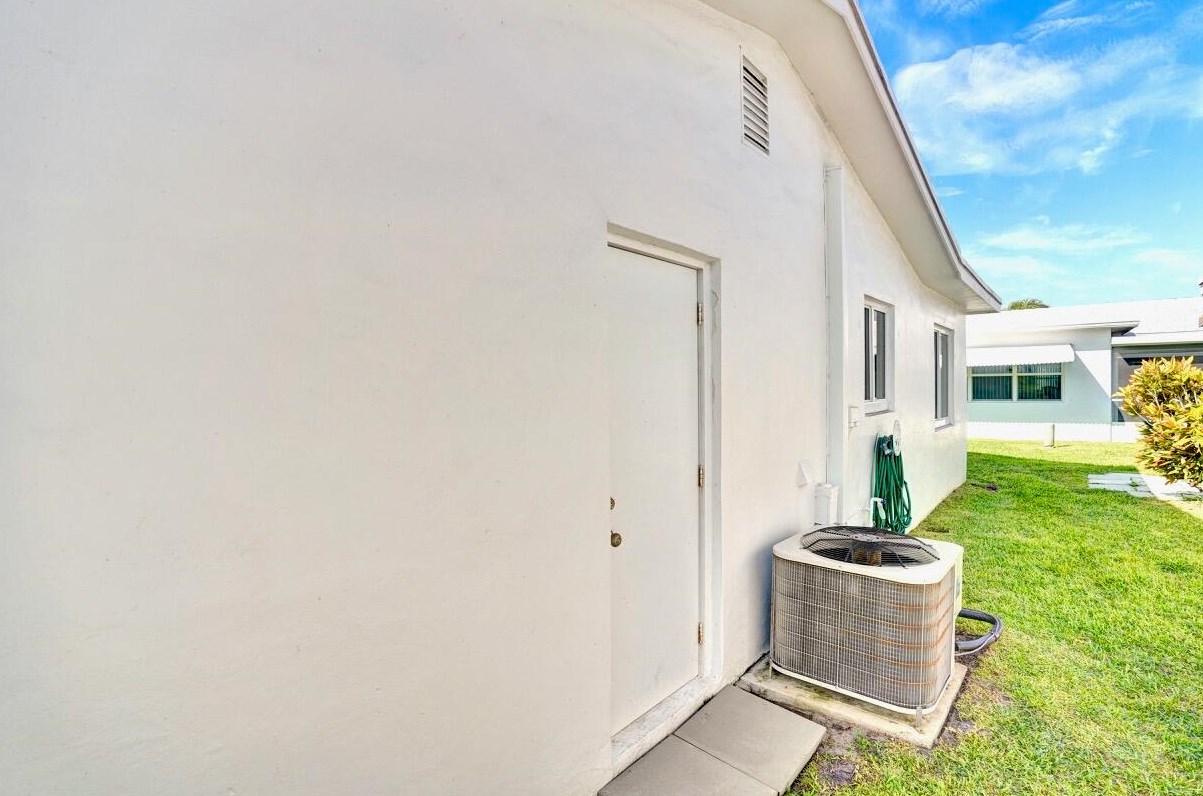 903 18 St, Boynton Beach FL 33426-5429 exterior