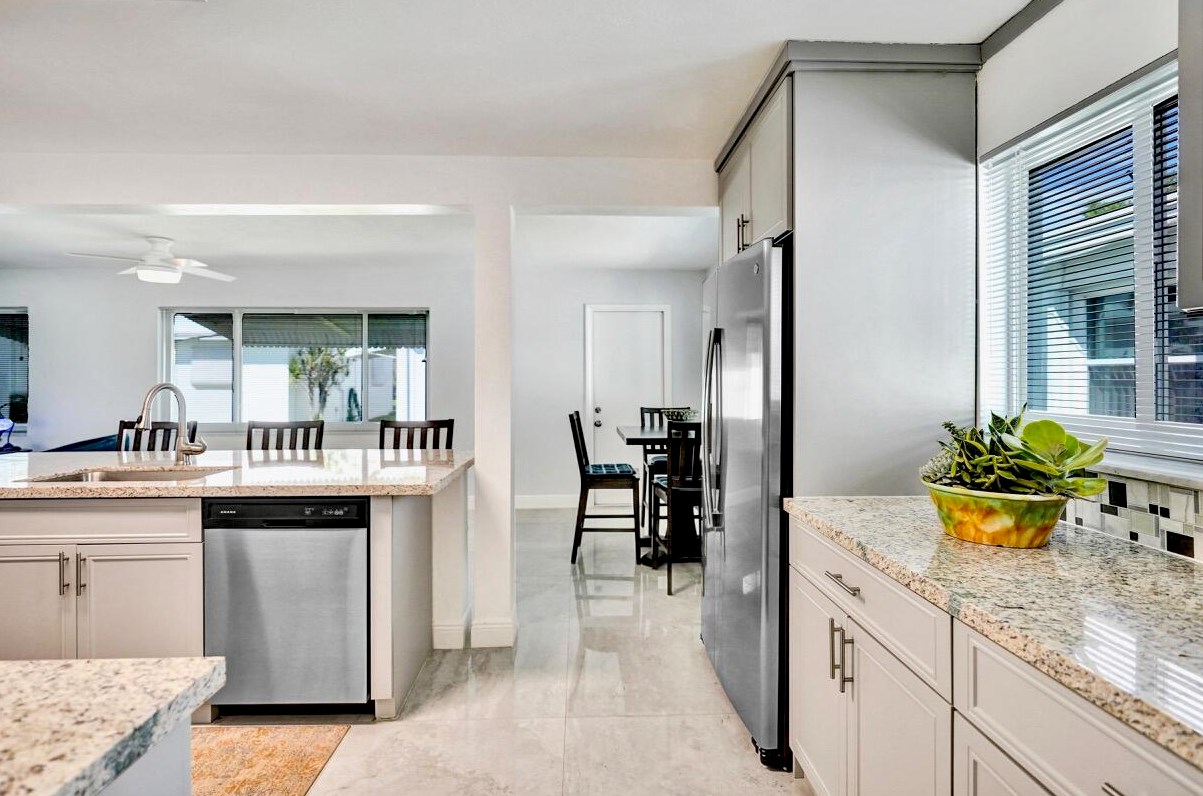 903 18 St, Boynton Beach FL 33426-5429 exterior