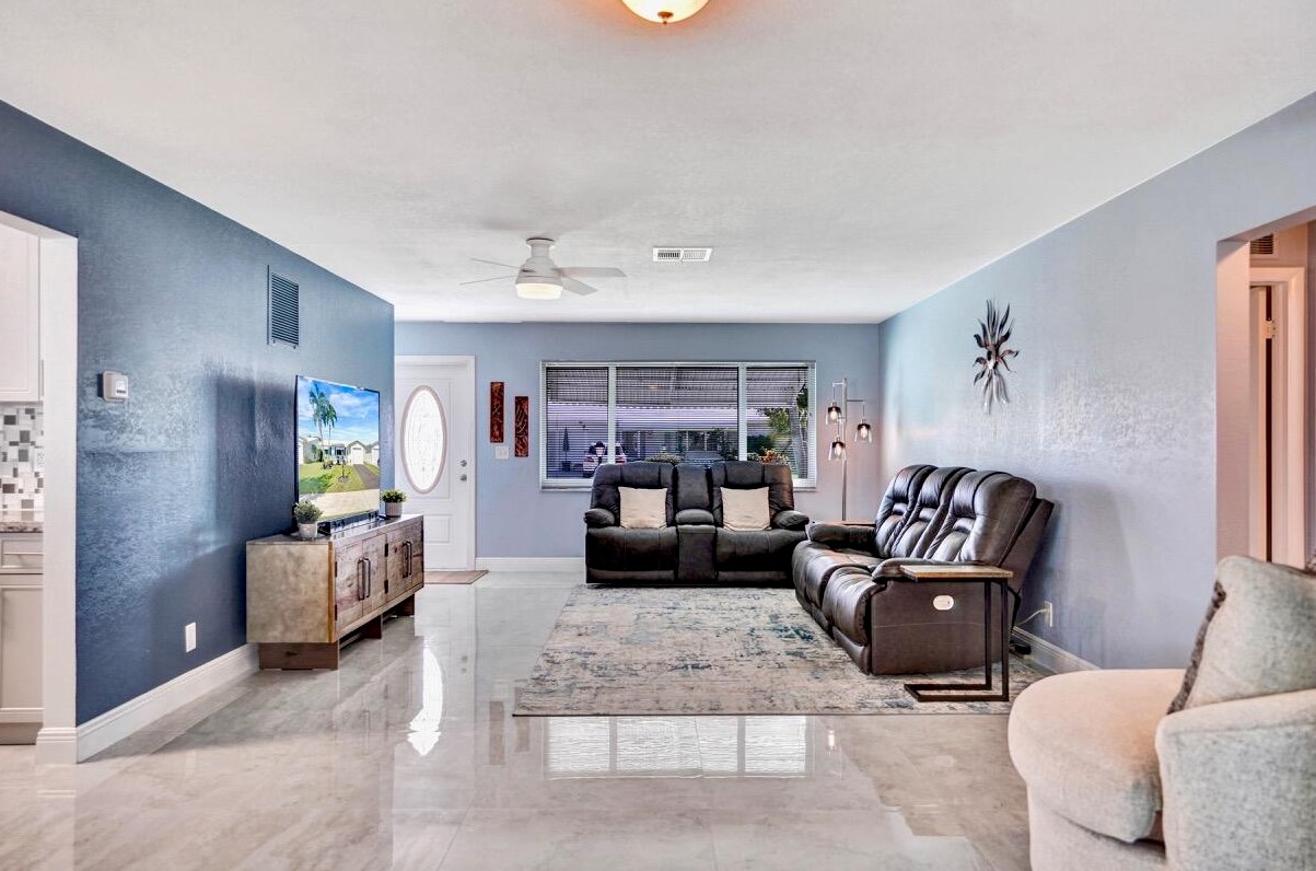 903 18 St, Boynton Beach FL 33426-5429 exterior