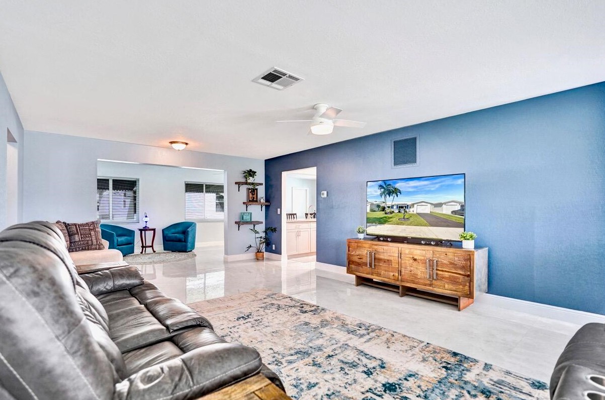 903 18 St, Boynton Beach FL 33426-5429 exterior