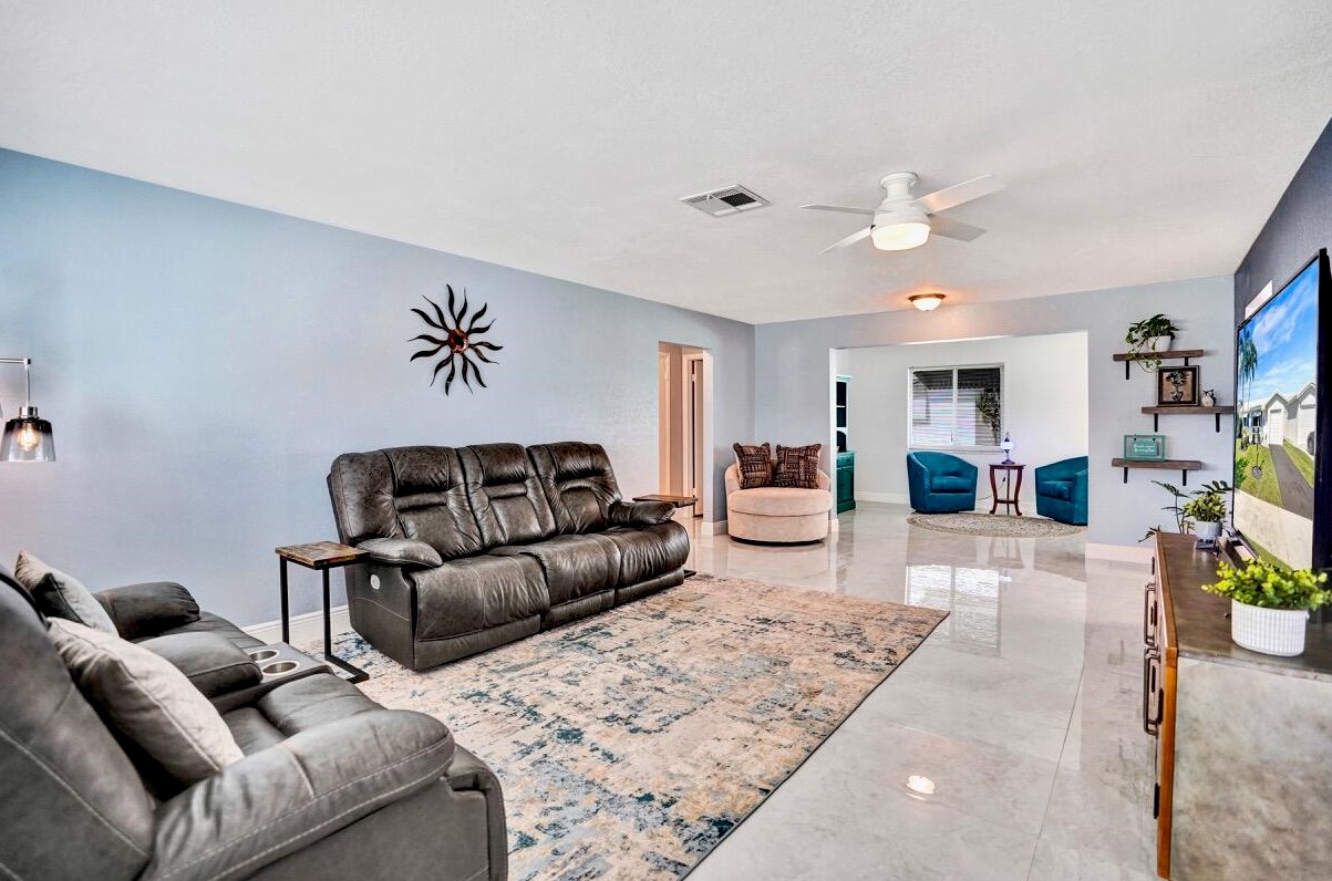 903 18 St, Boynton Beach FL 33426-5429 exterior