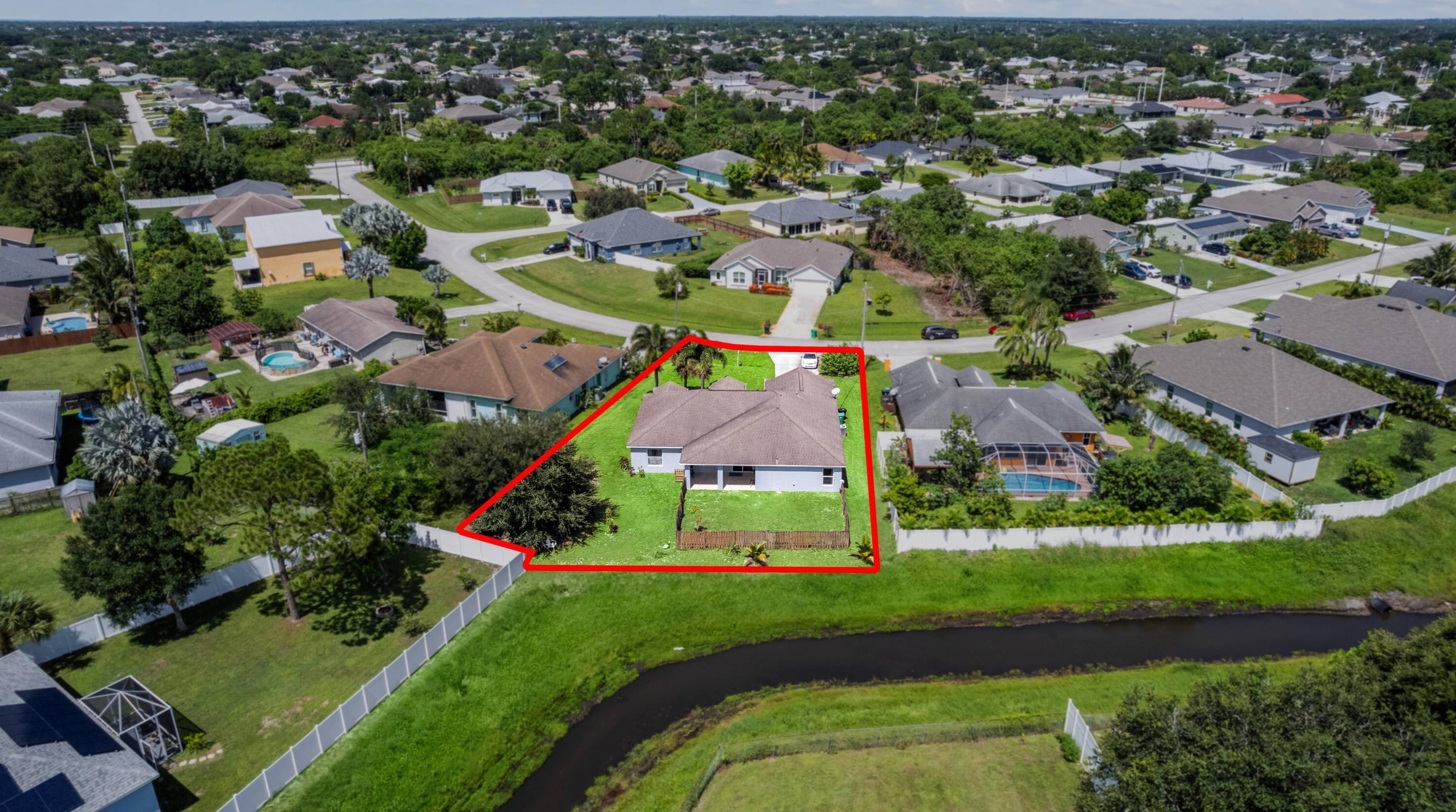 556 Sw Crawfish Dr, Port Saint Lucie, FL 34953