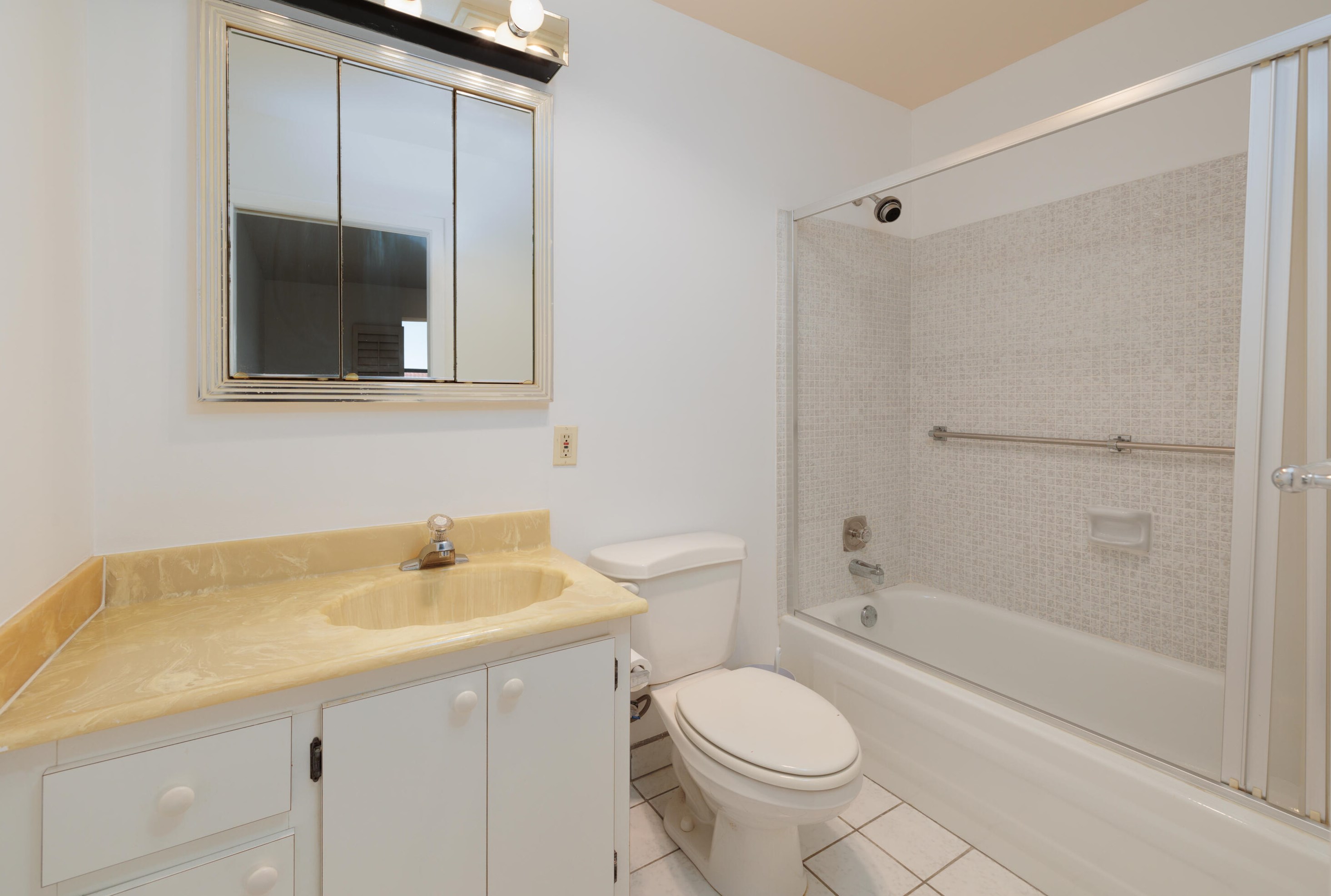 5725 Fernley Dr #26, West Palm Beach, FL 33415