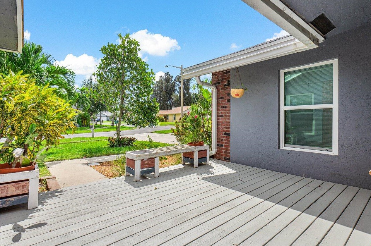 603 11th St, Boynton Beach FL  33426-2980 exterior