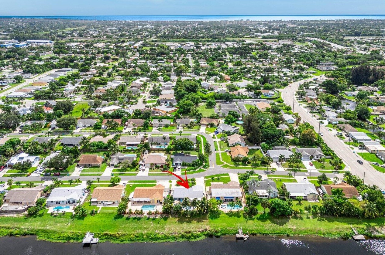 603 11th St, Boynton Beach FL  33426-2980 exterior