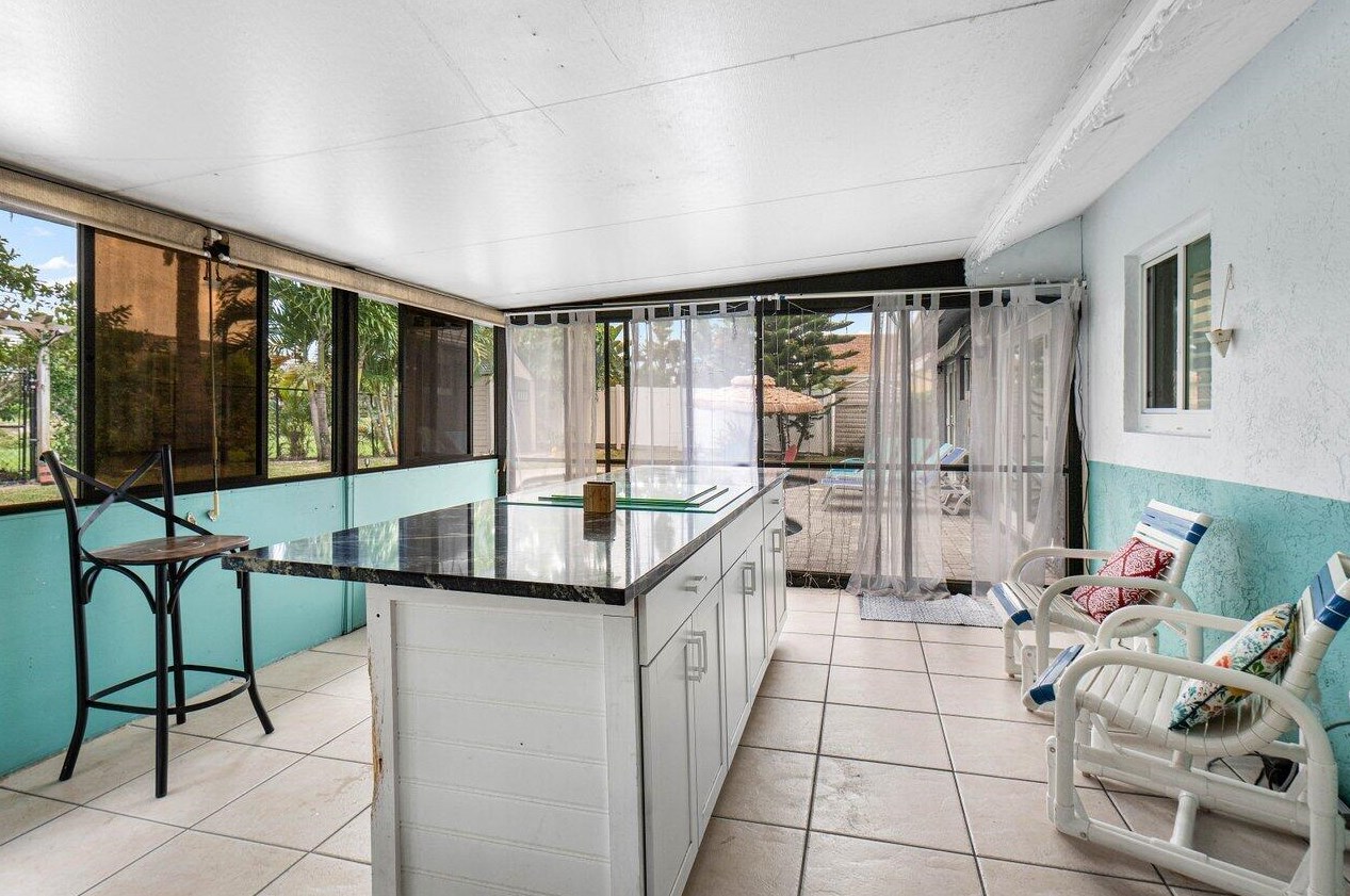 603 11th St, Boynton Beach FL  33426-2980 exterior