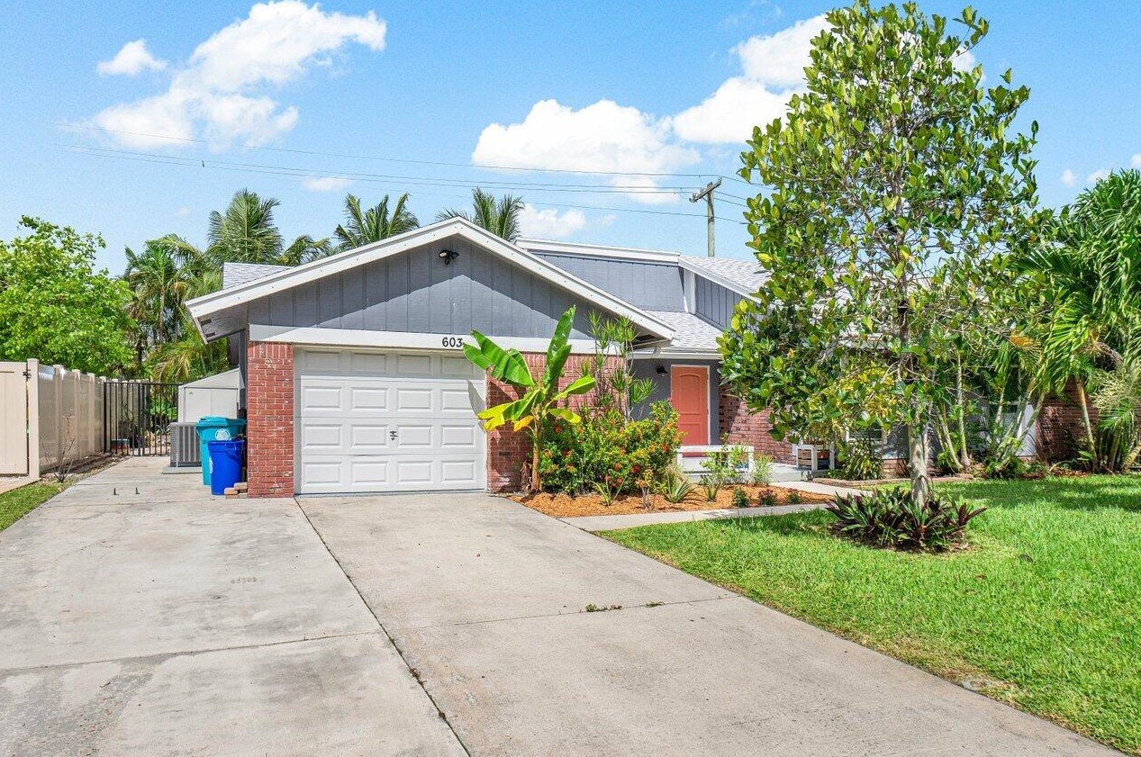 603 11th St, Boynton Beach FL  33426-2980 exterior