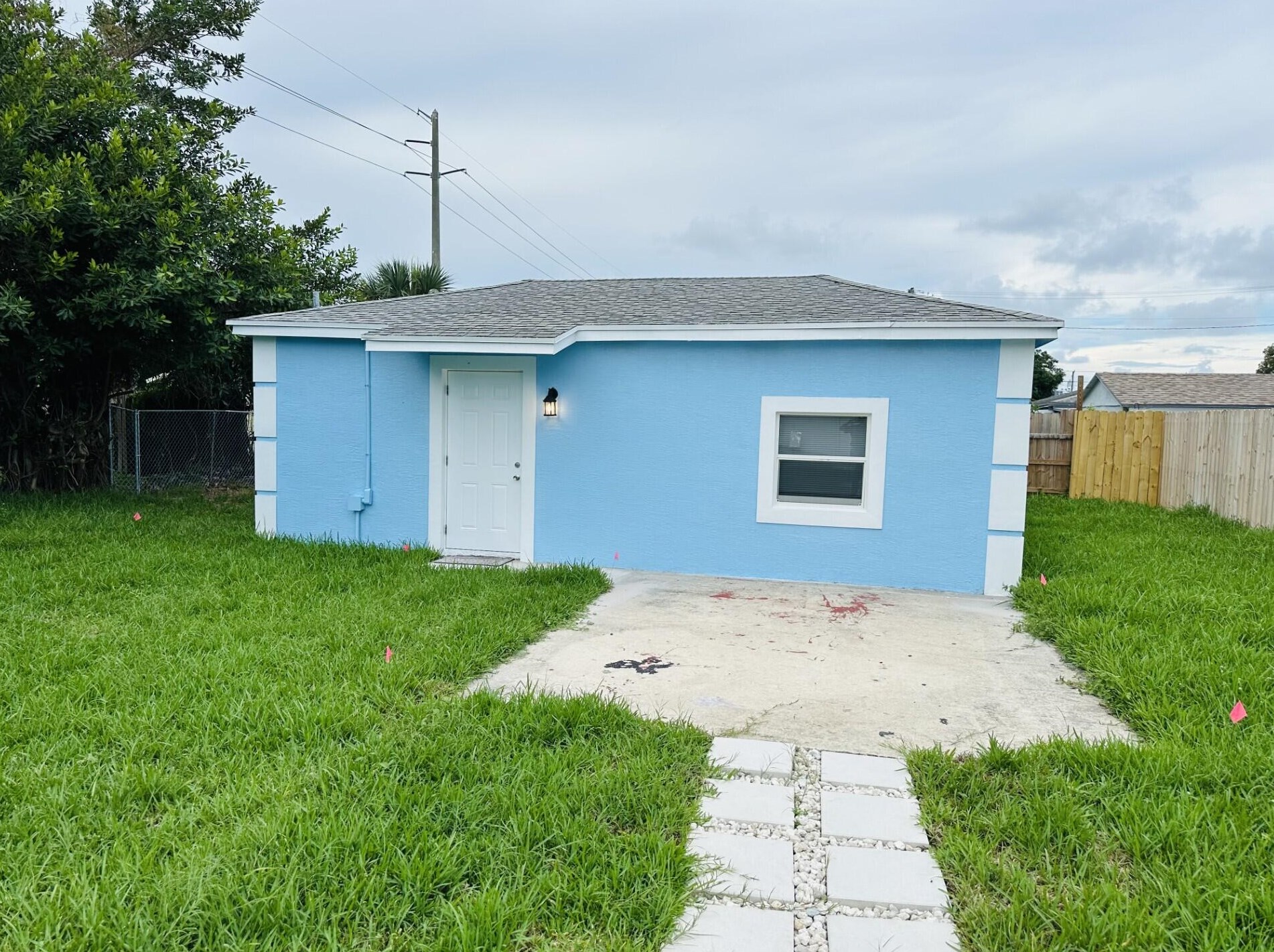 180 W 15th St #b, West Palm Beach, FL 33404