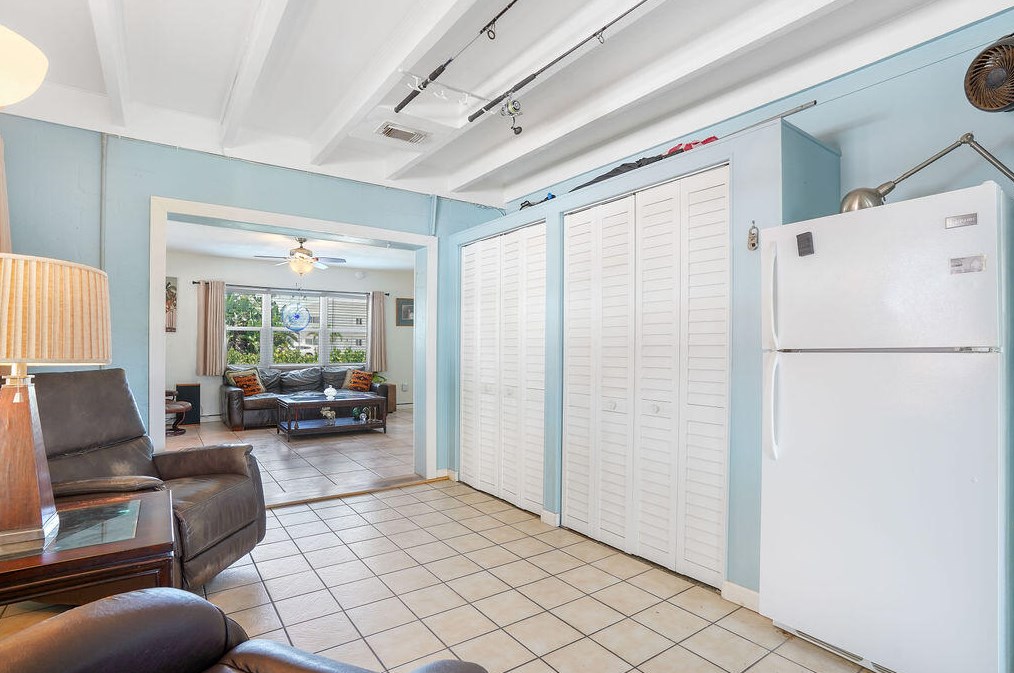 1117 Ocean Dr, Fort Pierce FL 34949-3358 exterior