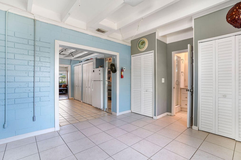 1117 Ocean Dr, Fort Pierce FL 34949-3358 exterior