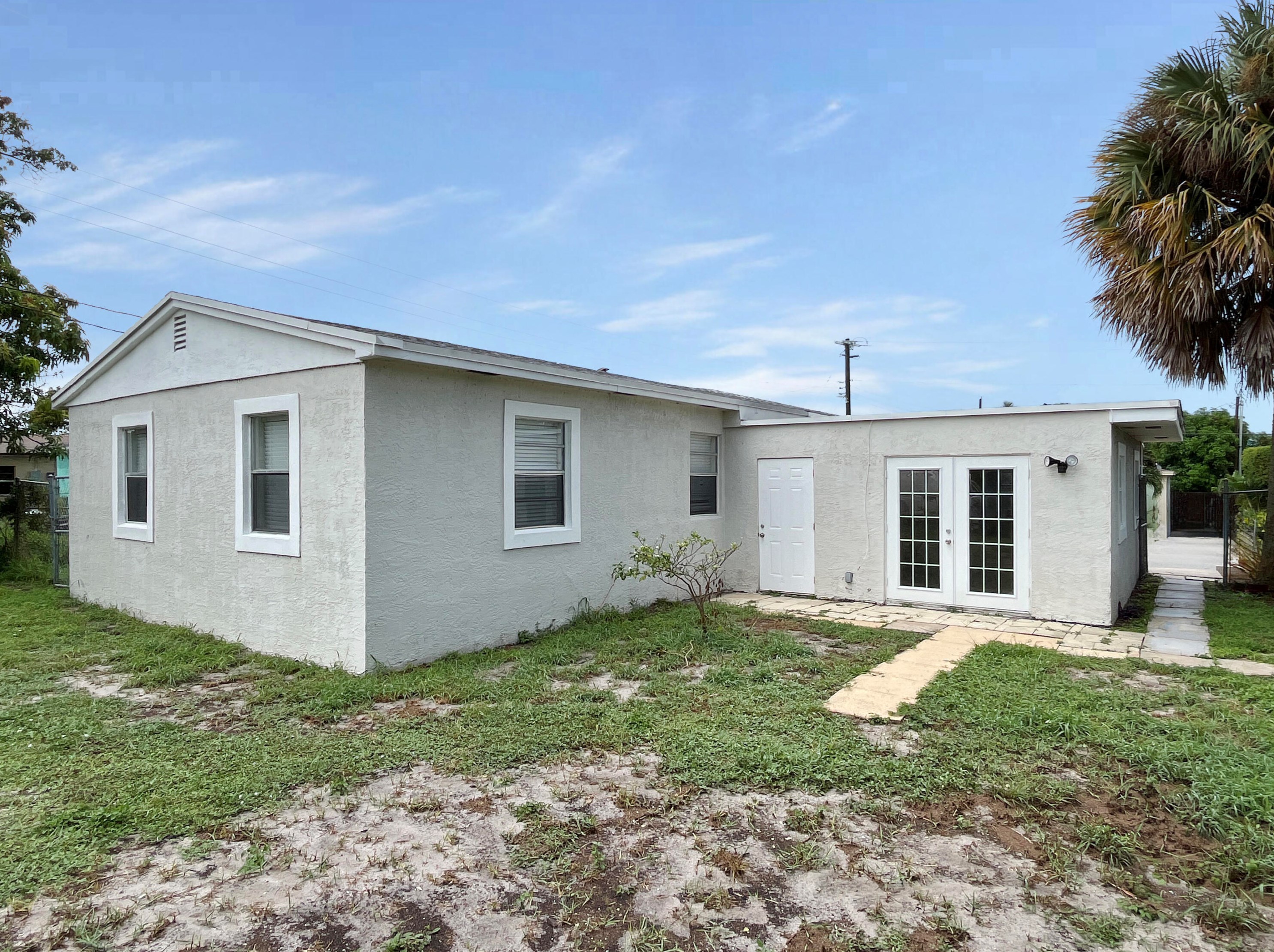 1517 14th Ave, Lake Worth FL  33460-1718 exterior