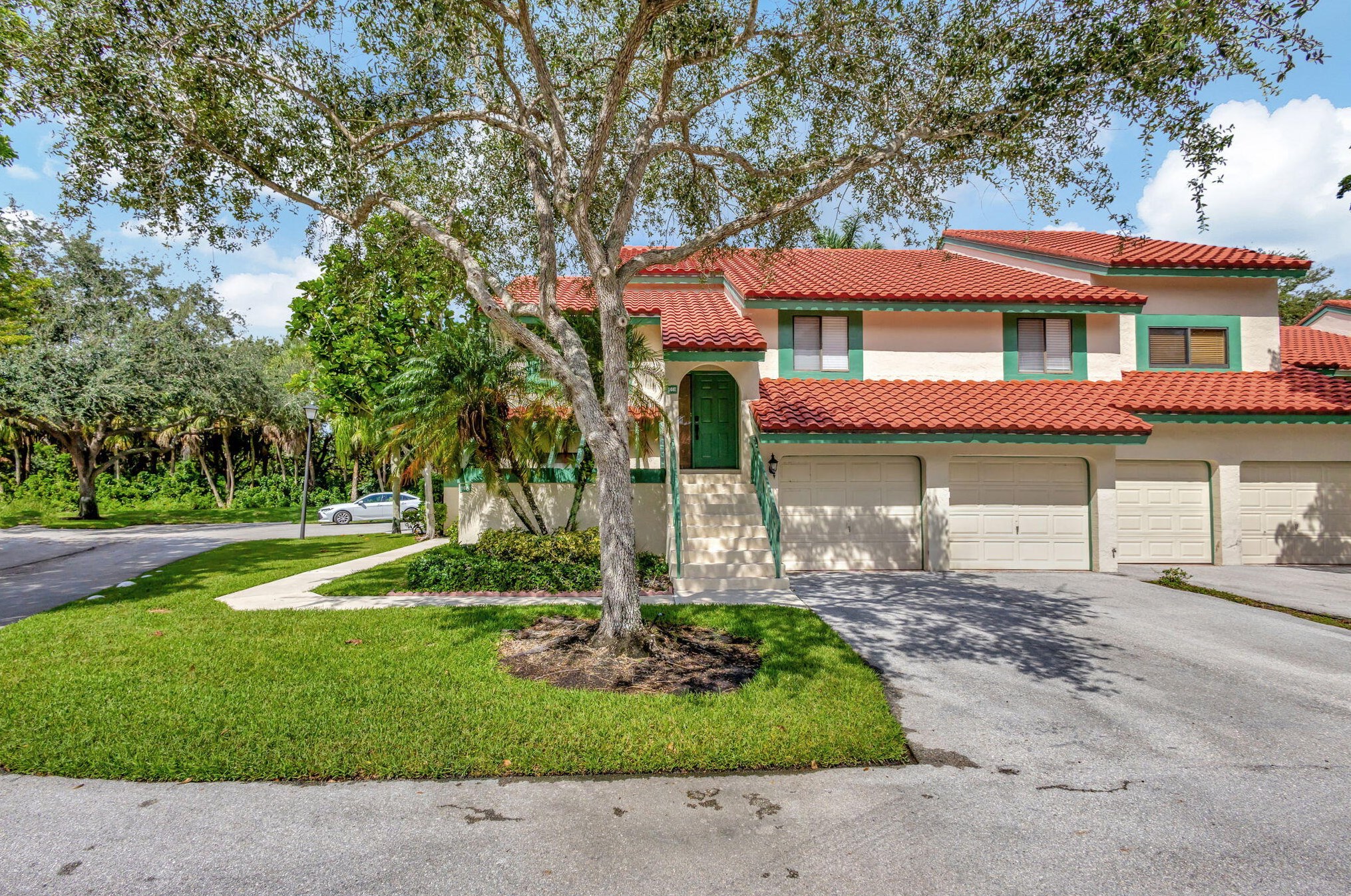 16 Lexington Ln W #a, West Palm Beach, FL 33418