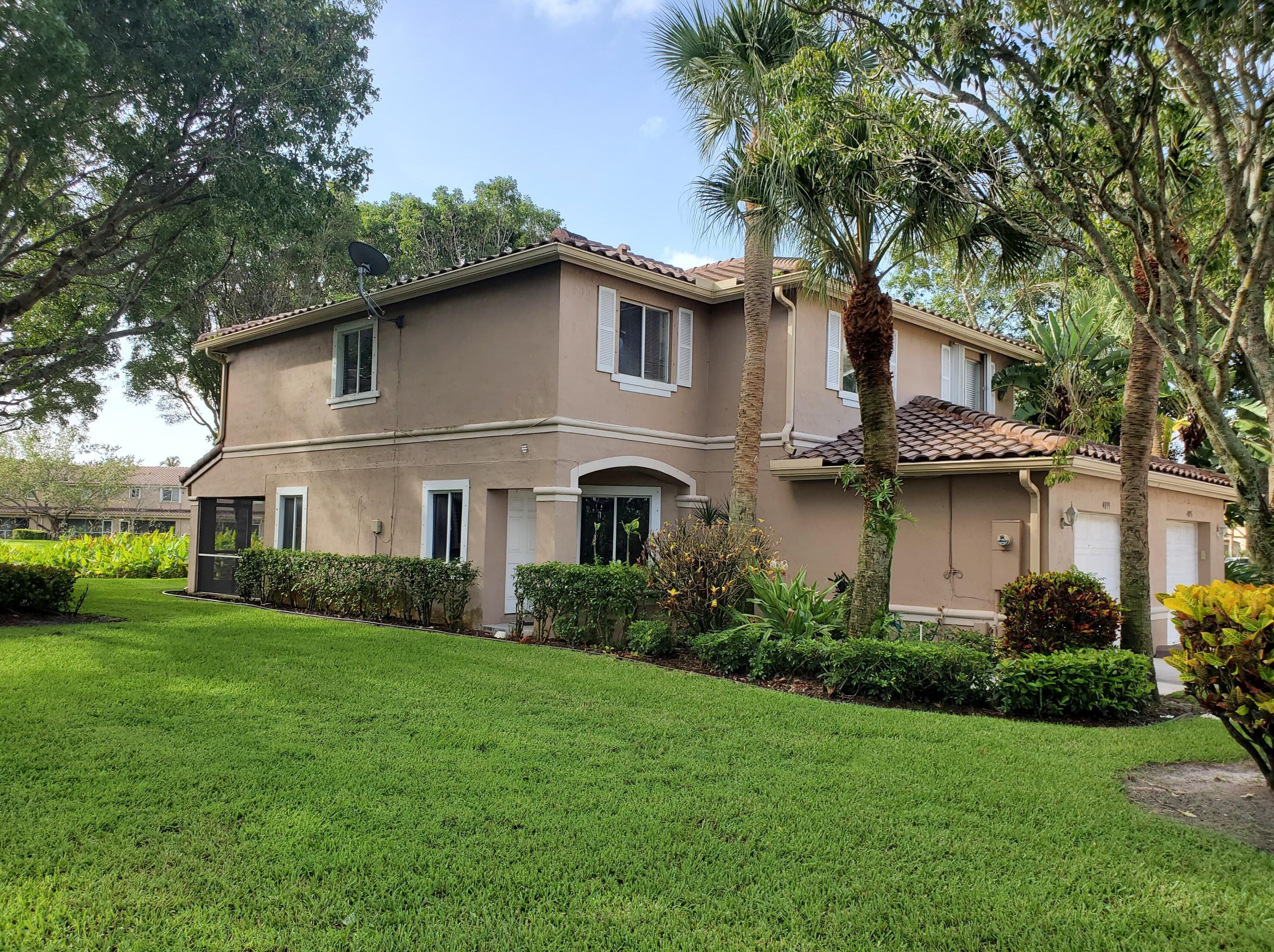 4899 Pinemore Ln, Lake Worth, FL 33463-6994