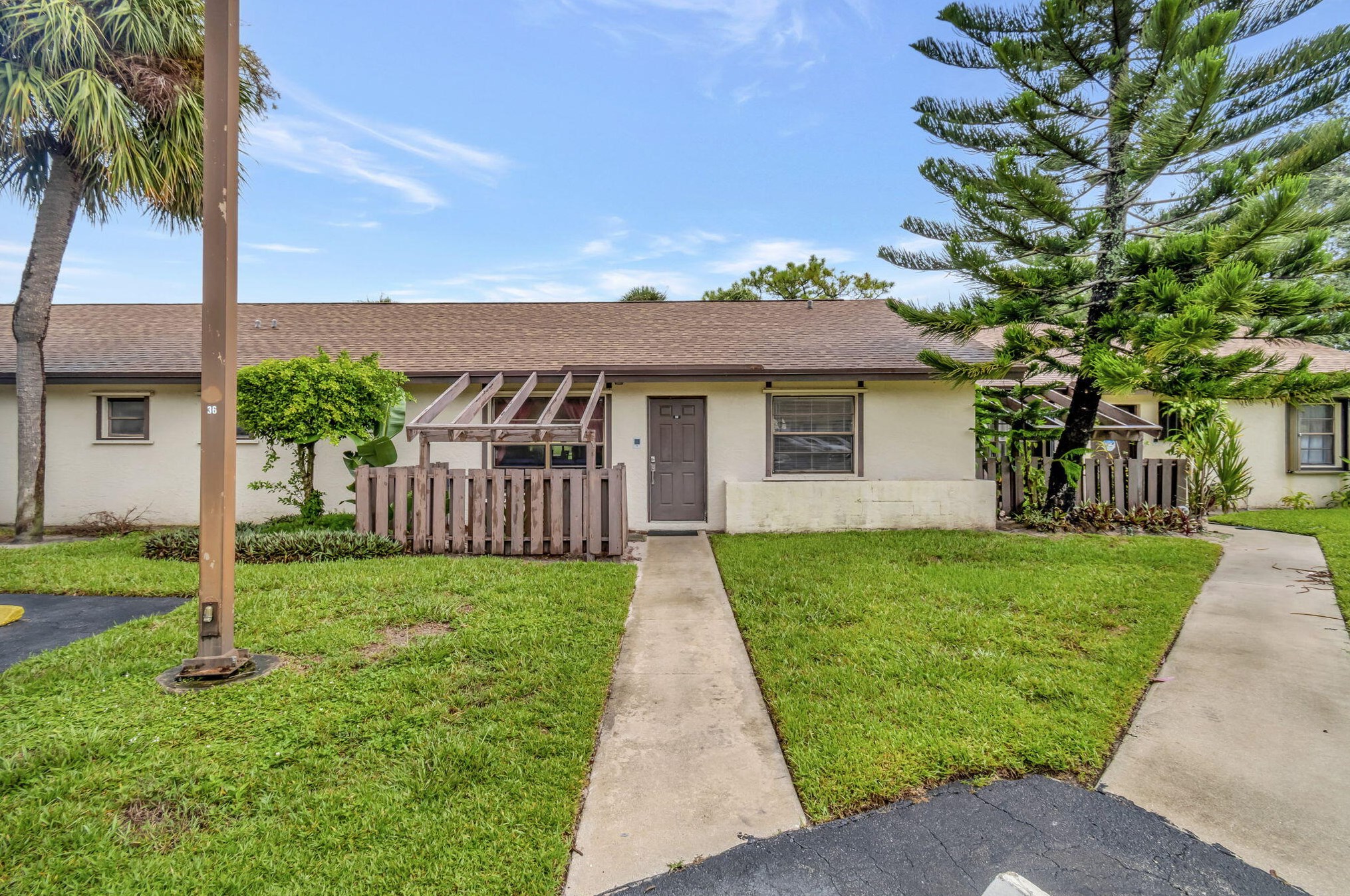 39 Via De Casas Norte, Boynton Beach, FL 33426