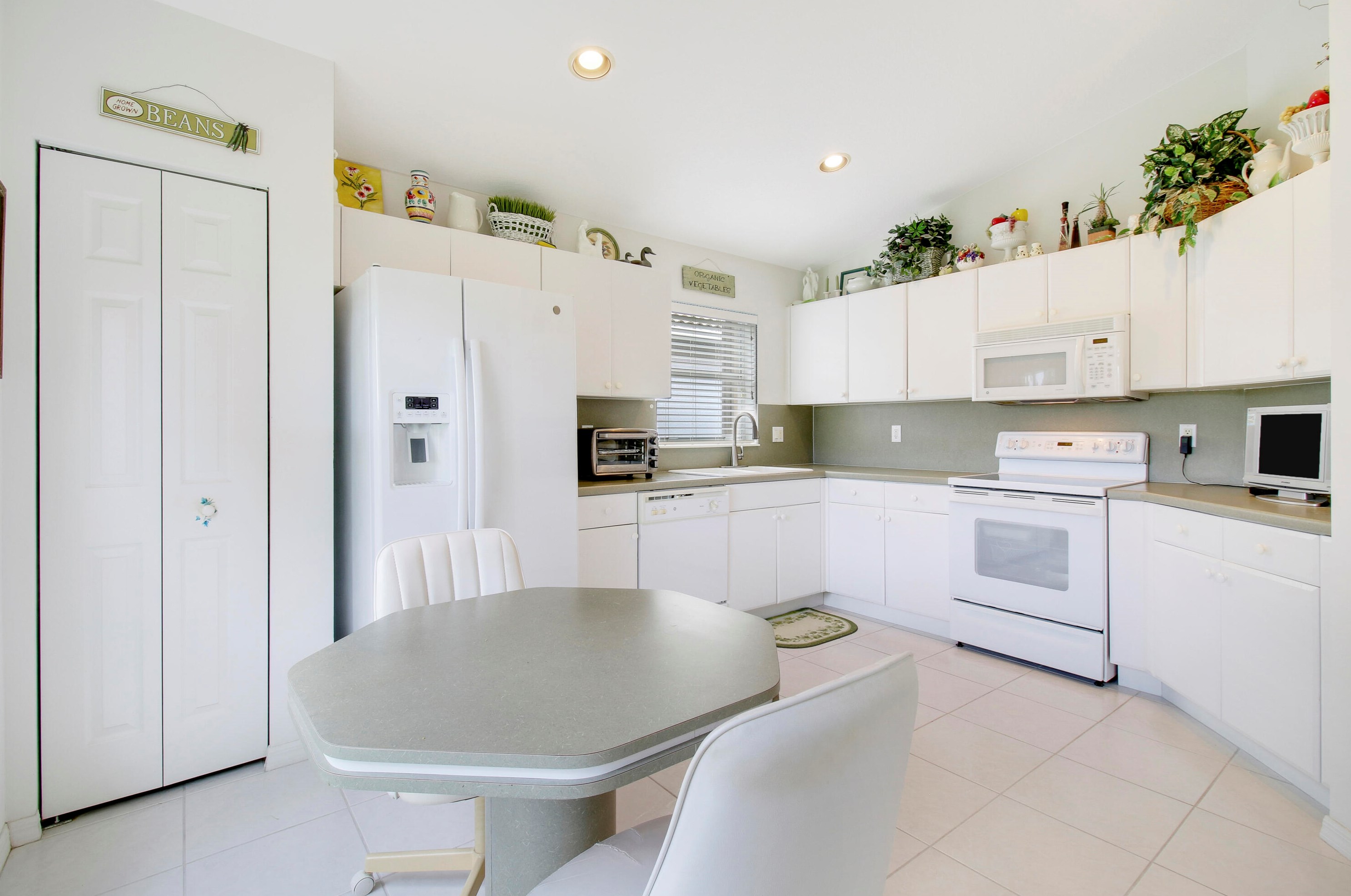 9753 Donato Way, Lake Worth FL 33467-7057 exterior