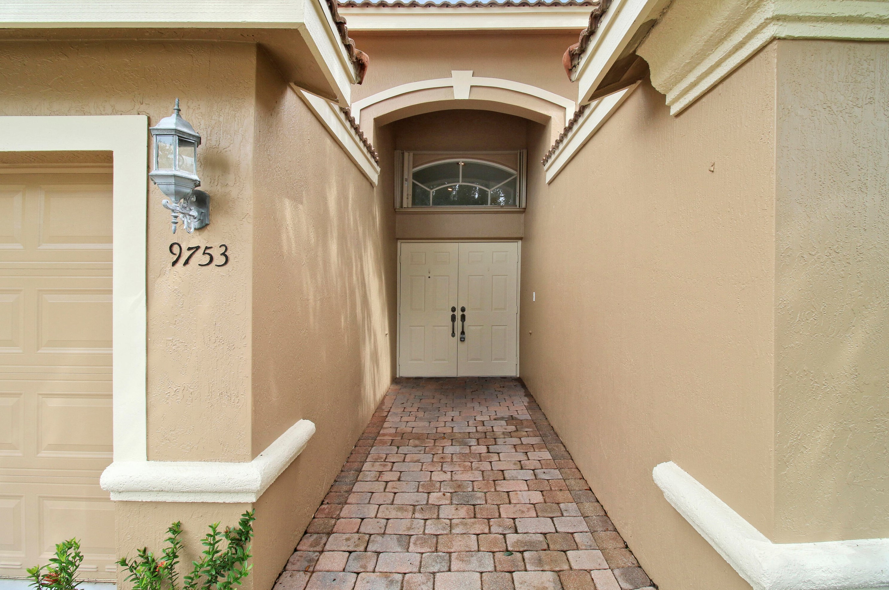 9753 Donato Way, Lake Worth FL 33467-7057 exterior