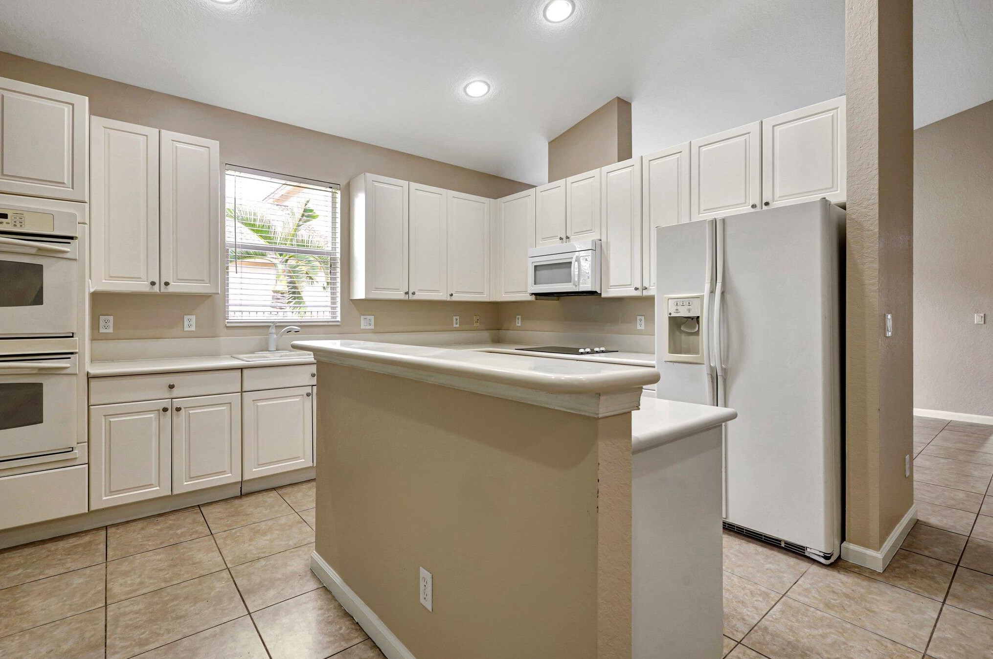 2280 Newport Is Blvd, Fort Pierce FL 34953-4587 exterior