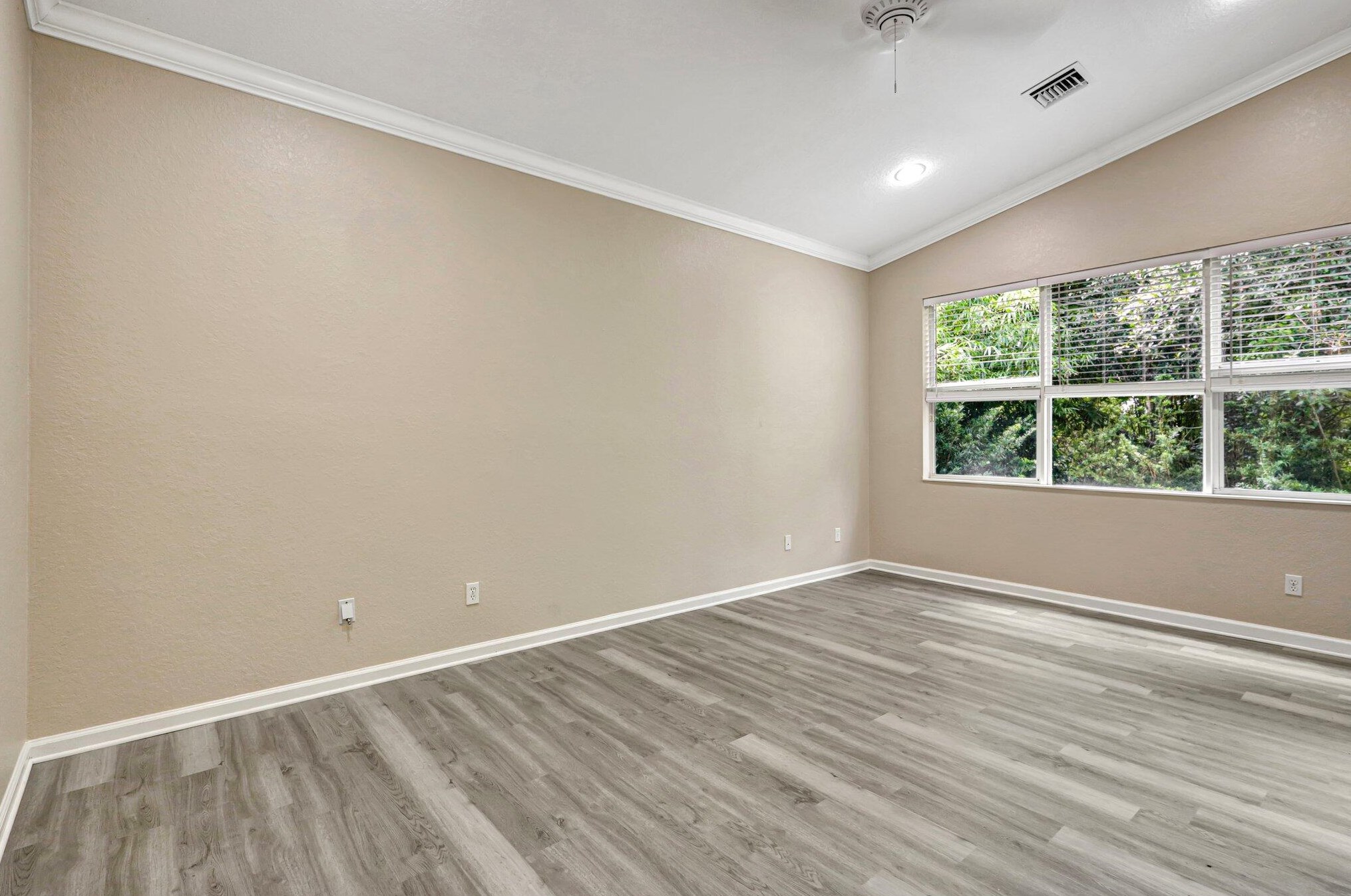 2280 Newport Is Blvd, Fort Pierce FL 34953-4587 exterior