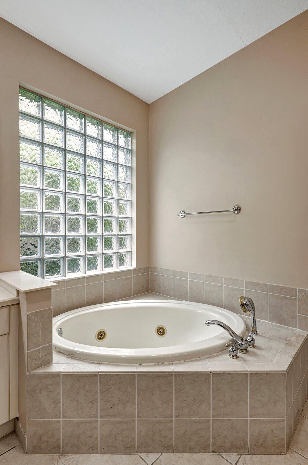 2280 Newport Is Blvd, Fort Pierce FL 34953-4587 exterior