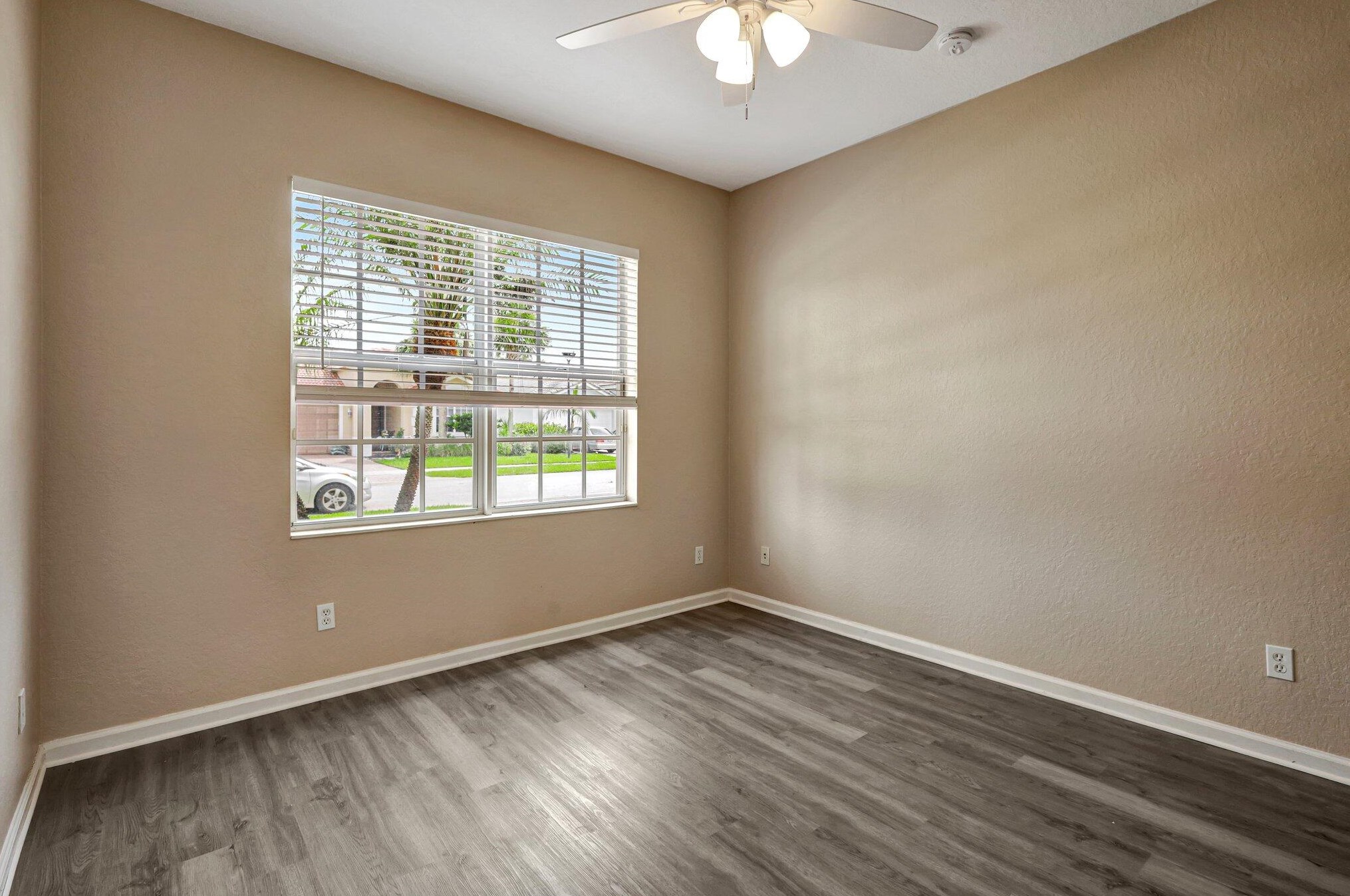 2280 Newport Is Blvd, Fort Pierce FL 34953-4587 exterior