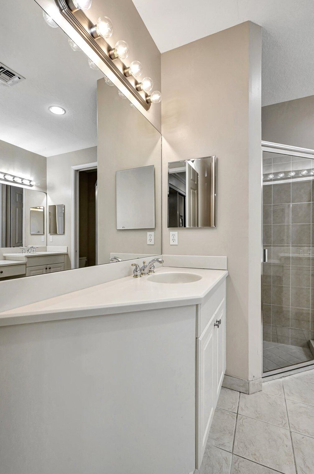 2280 Newport Is Blvd, Fort Pierce FL 34953-4587 exterior