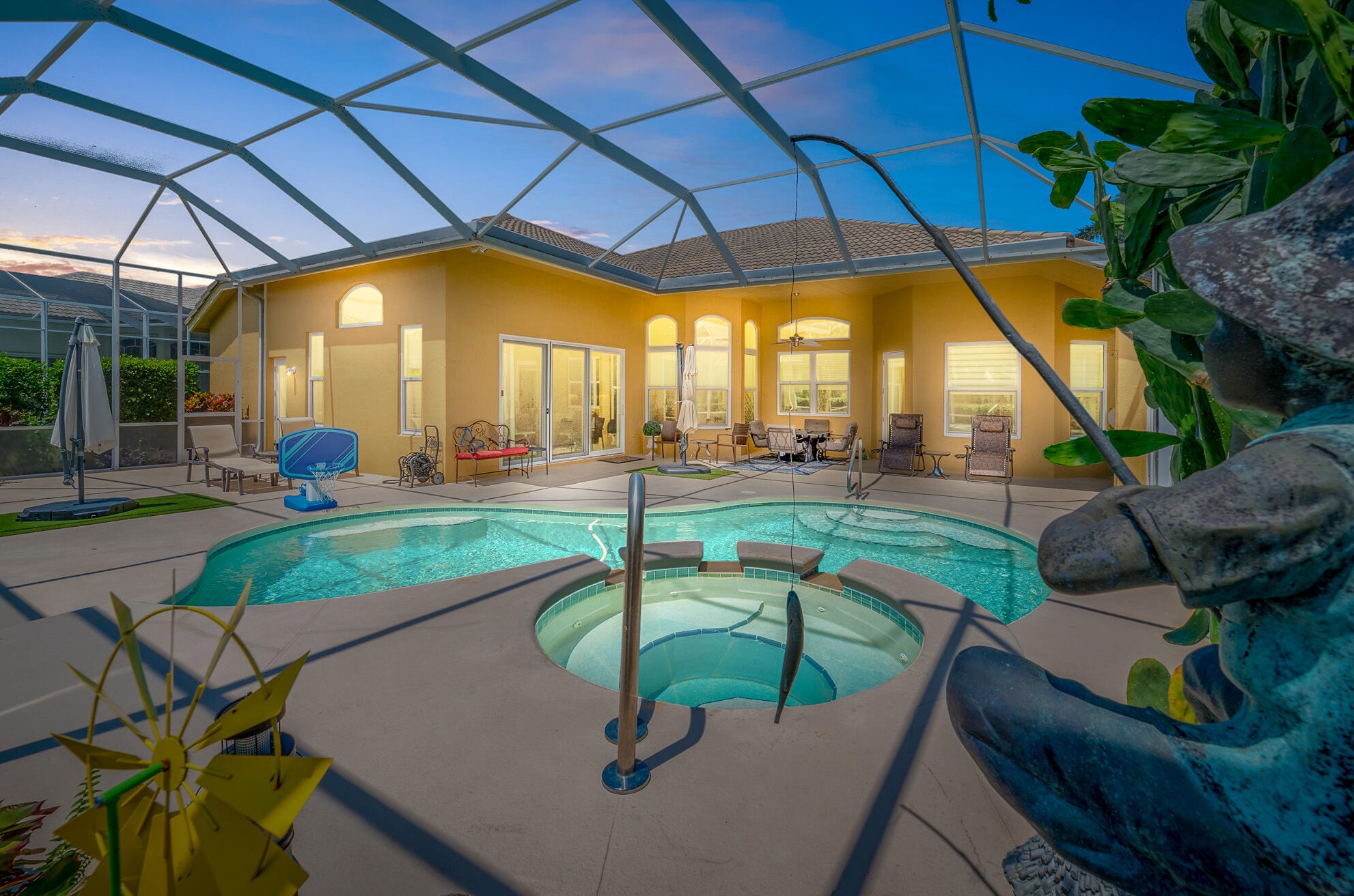 2220 Se Montrose Ln, Port Saint Lucie, FL 34952