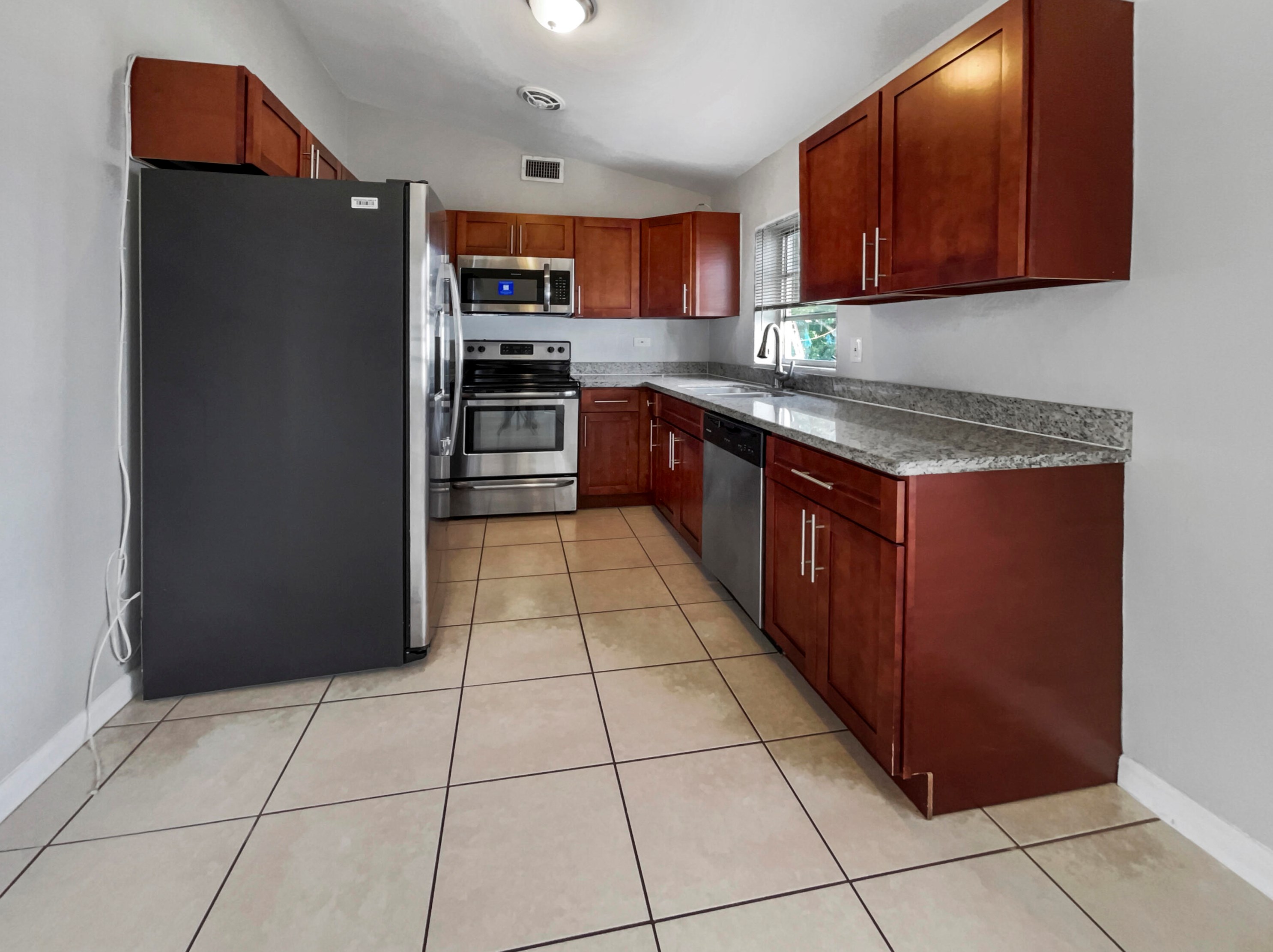 2714 Plunkett St, Hollywood, FL 33020-5765