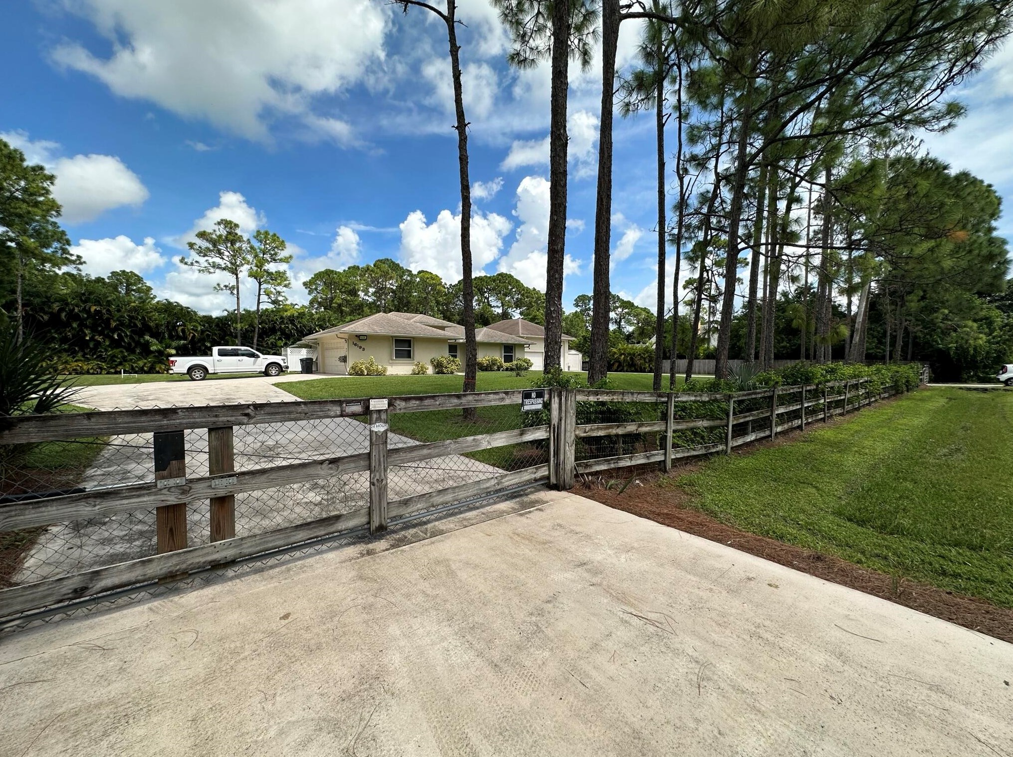 16193 72nd Rd, Town Of Loxahatchee Groves FL  33470-3113 exterior