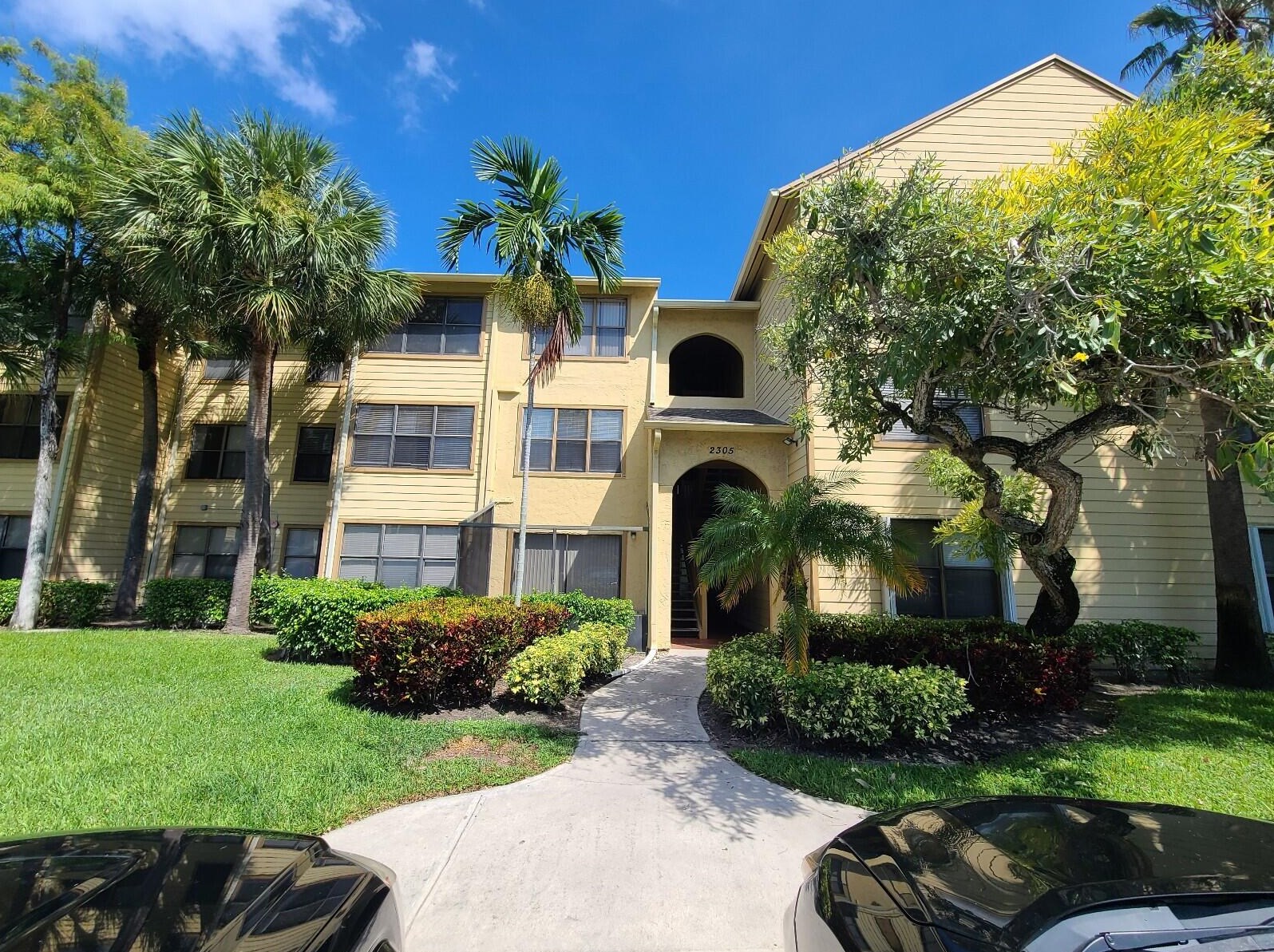 2305 Congress Ave, Boynton Beach FL 33426-7434 exterior