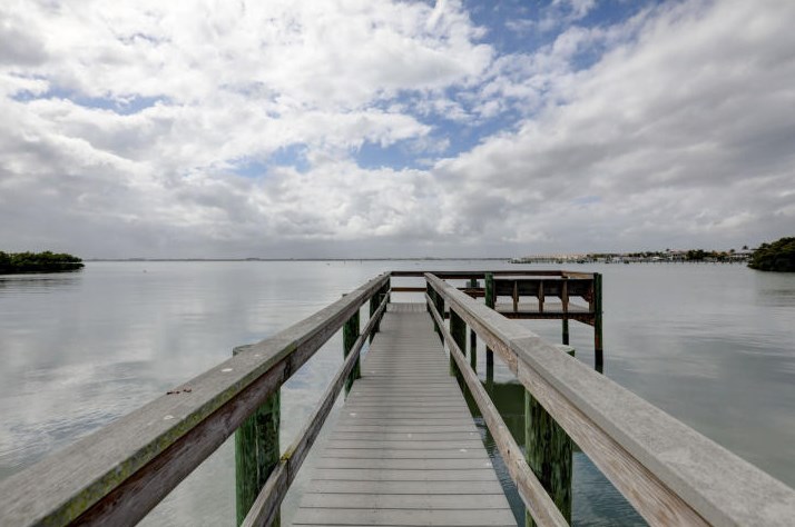 801 Ocean Dr, Fort Pierce FL  34949-3315 exterior