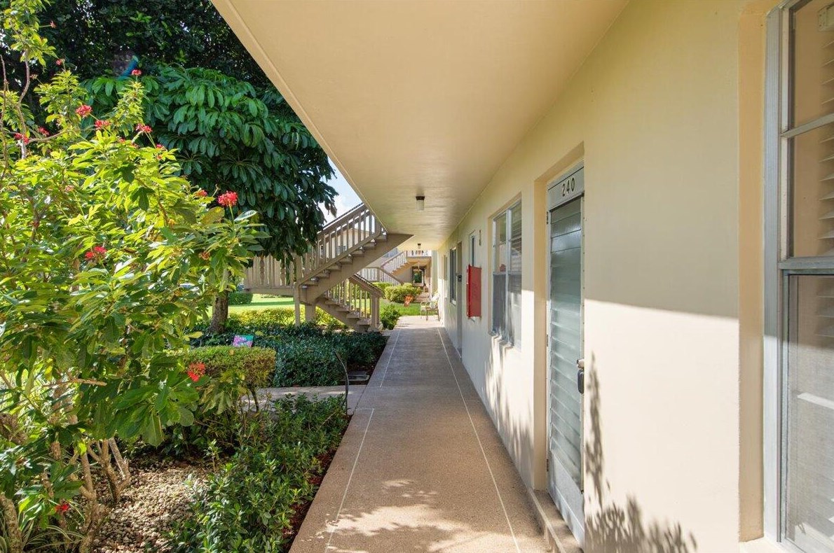 240 Bedford J, West Palm Beach, FL 33417