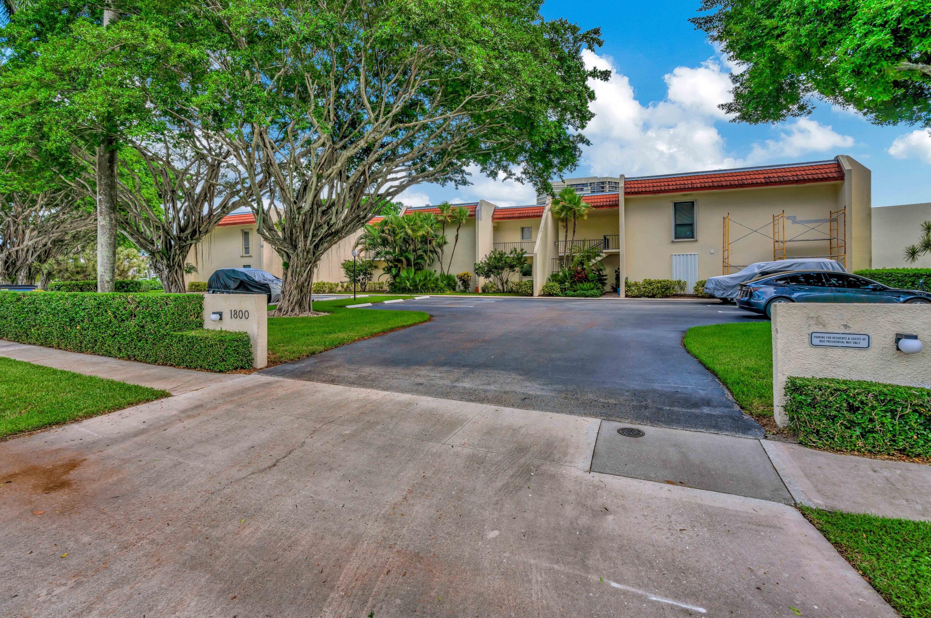 1800 Presidential Way #203, West Palm Beach, FL 33401