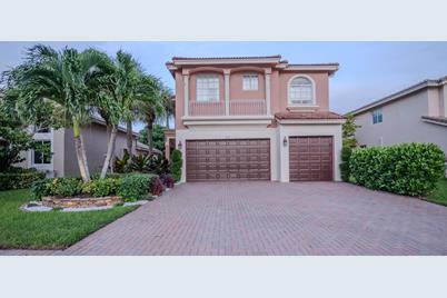 112 Sarona Circle, Royal Palm Beach, FL 33411 - Photo 1