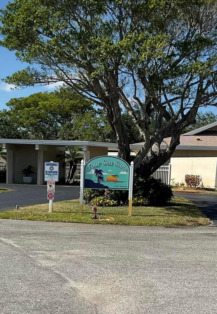 303 17th Ave, Boynton Beach, FL 33435-2548