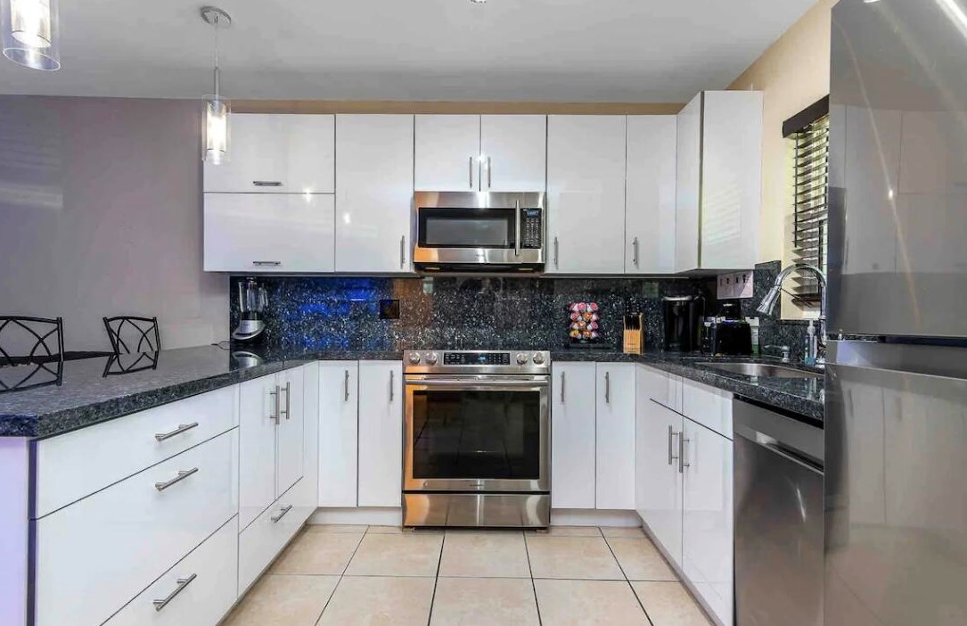 2481 Ne 2nd Ave, Boca Raton, FL 33431